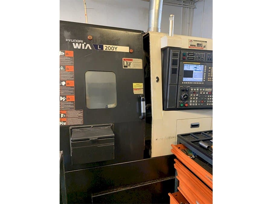 Vista frontal de la máquina Hyundai Wia L200Y