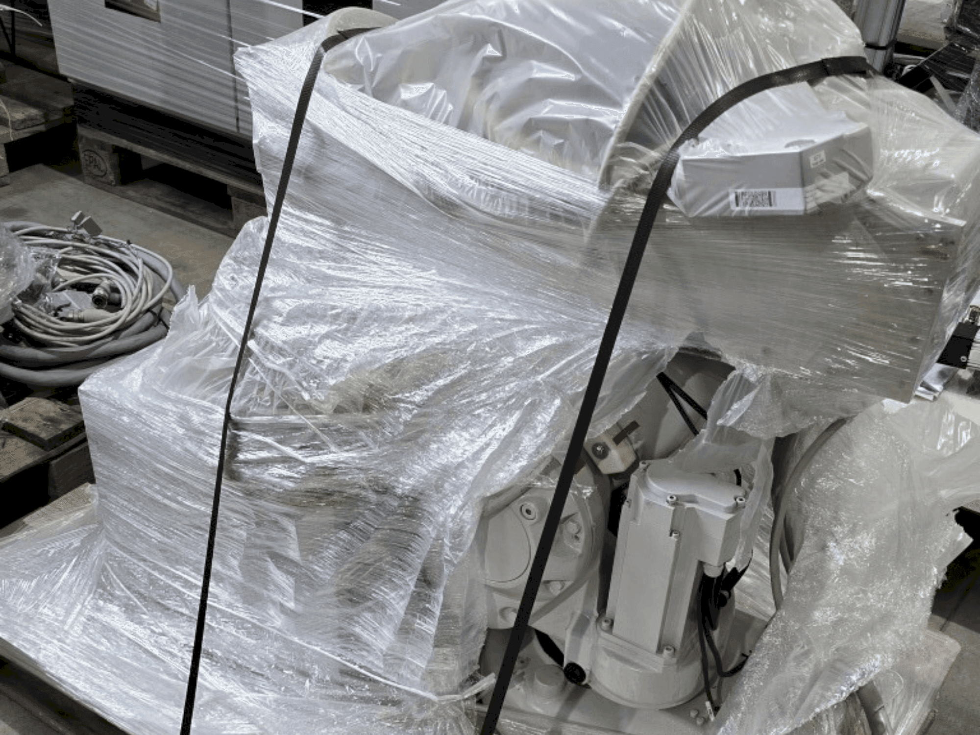 Vista frontal de la máquina ABB IRB 140-6/0.8