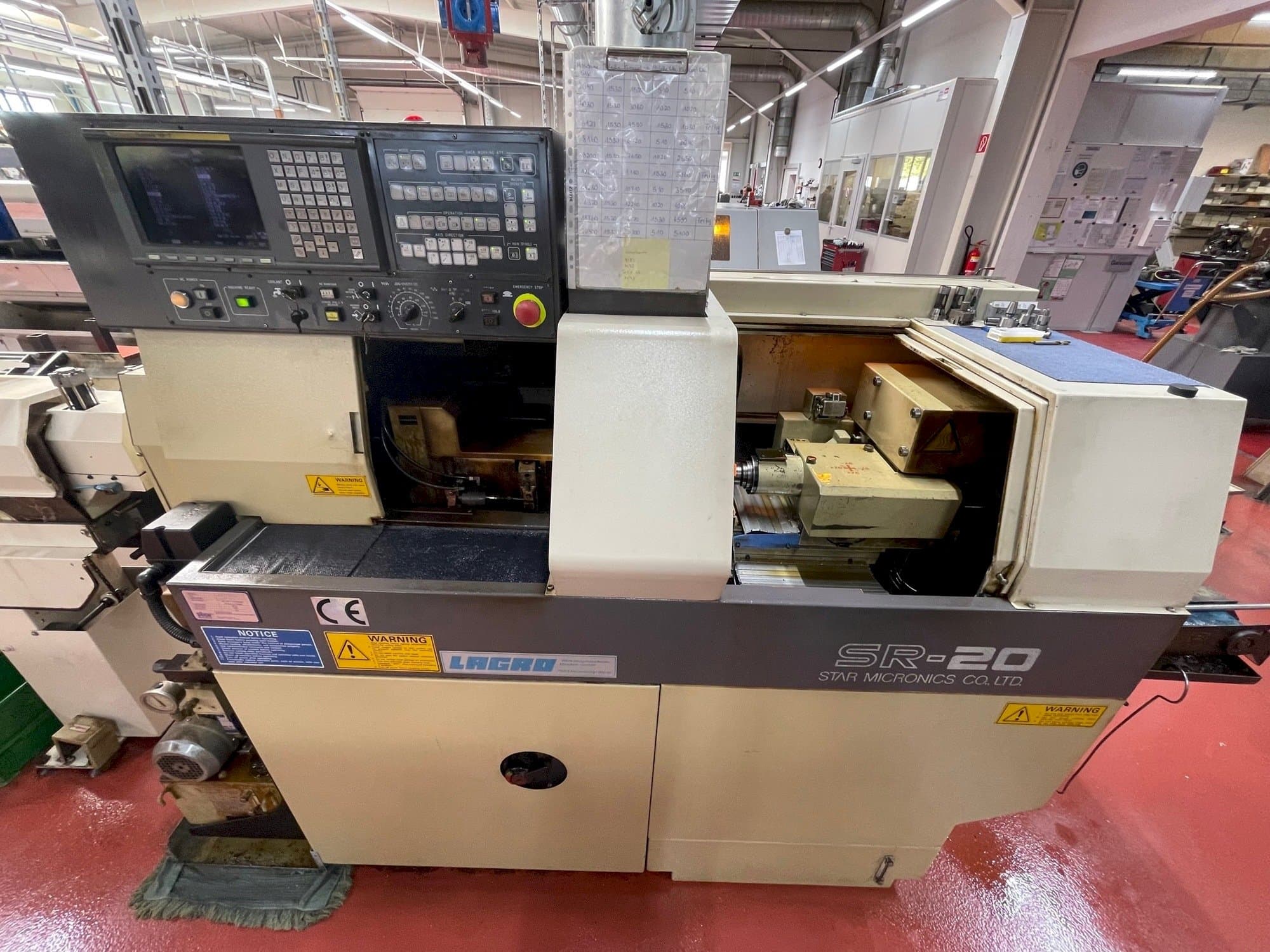 Vista frontal de la máquina Star SR-20