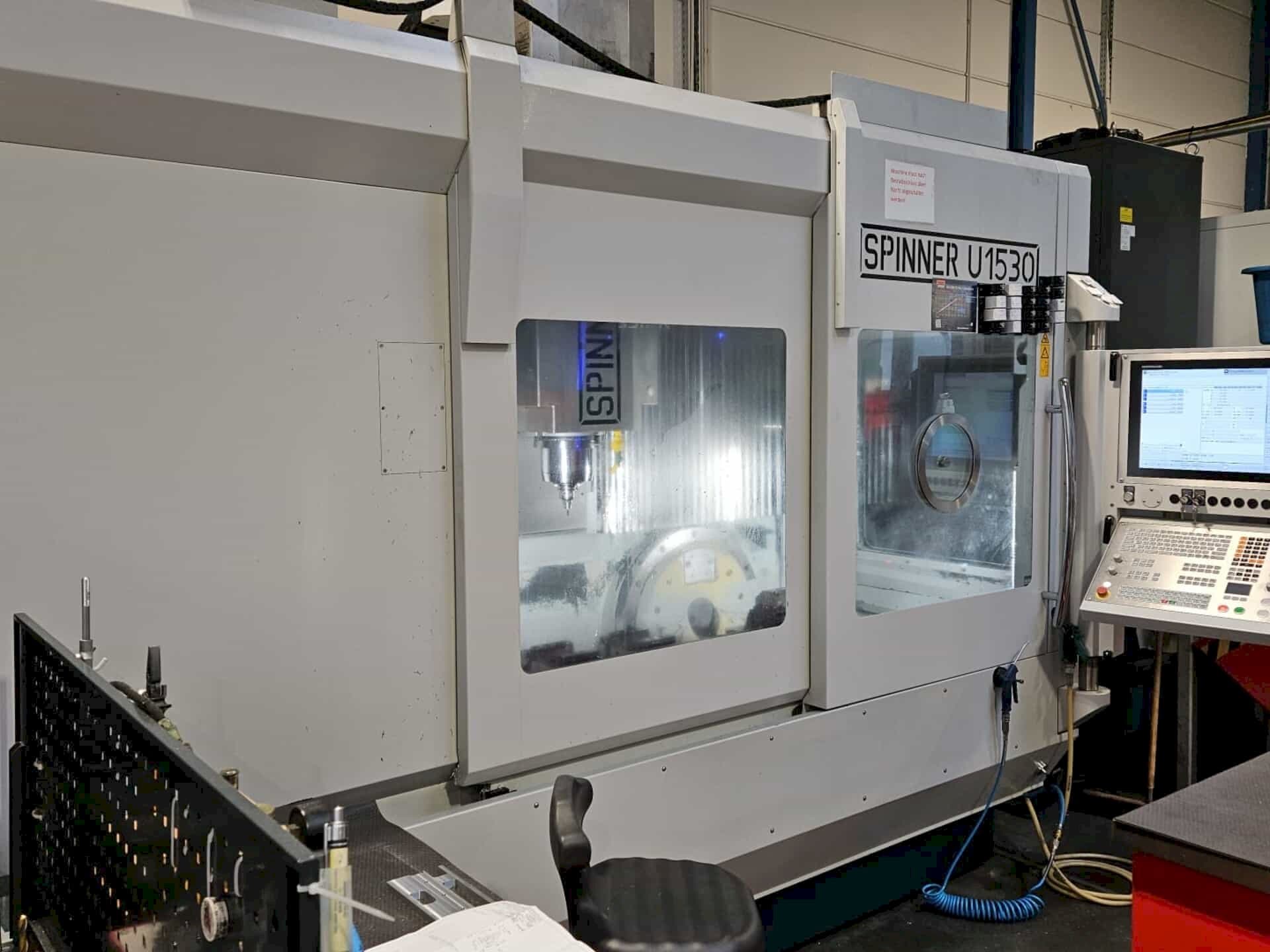 Vista frontal de la máquina SPINNER U 1530