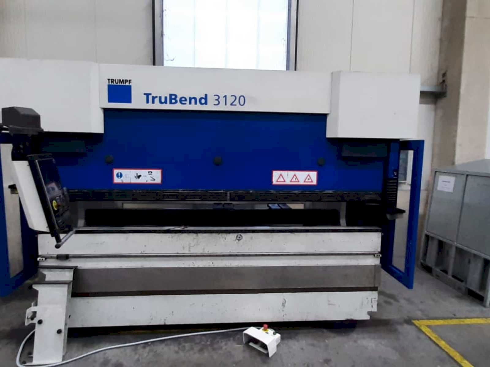 Vista frontal de la máquina Trumpf TruBend 3120
