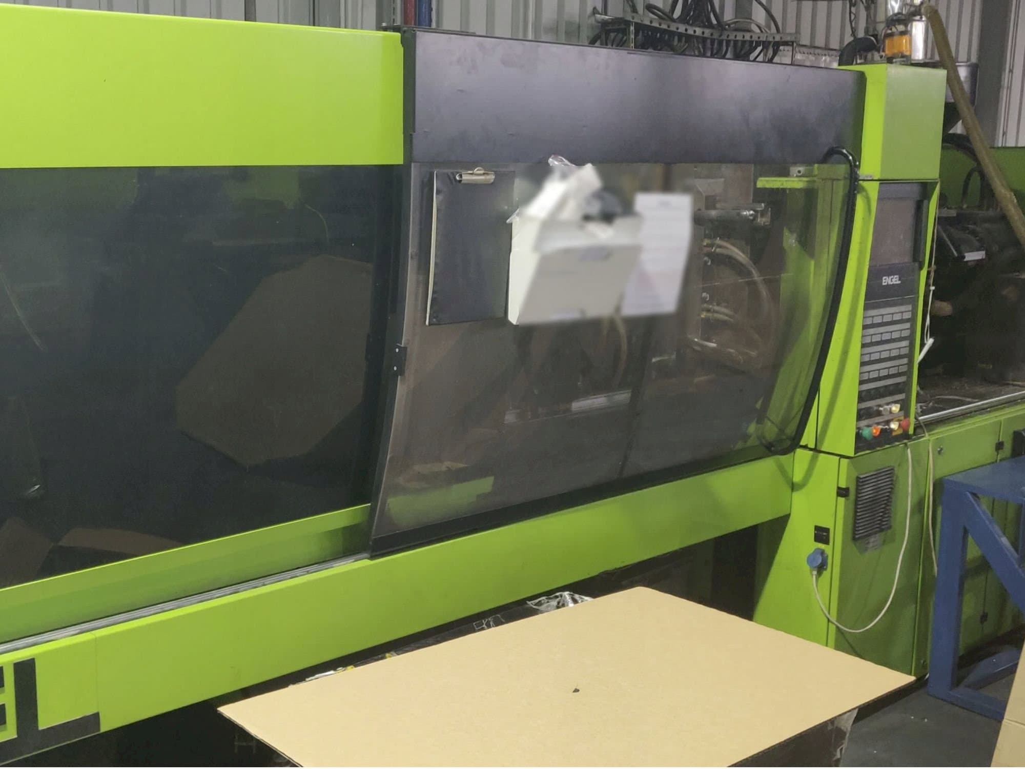 Vista frontal de la máquina ENGEL Victory 1050/220 Tech