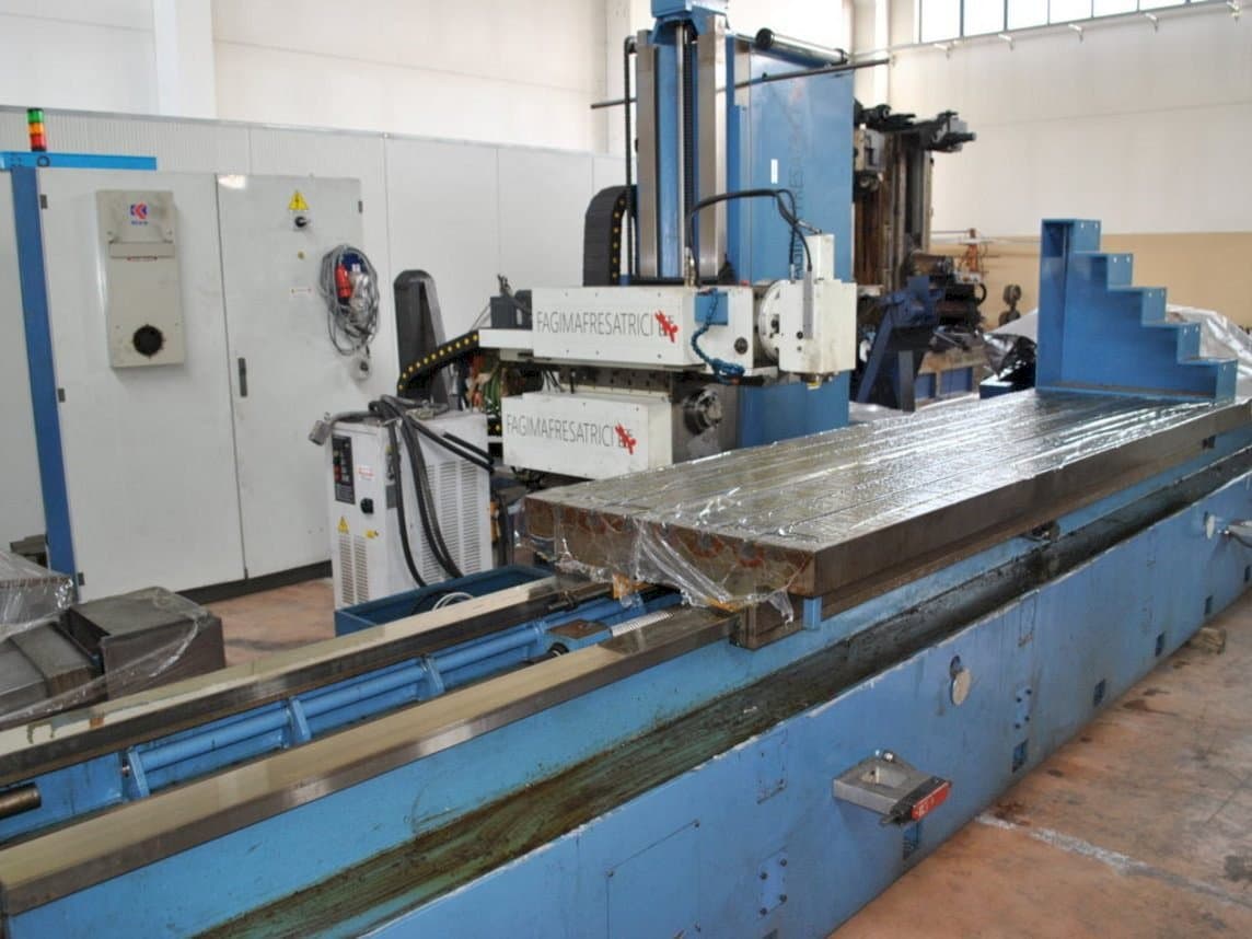 Vista frontal de la máquina Fagima  MMO 300