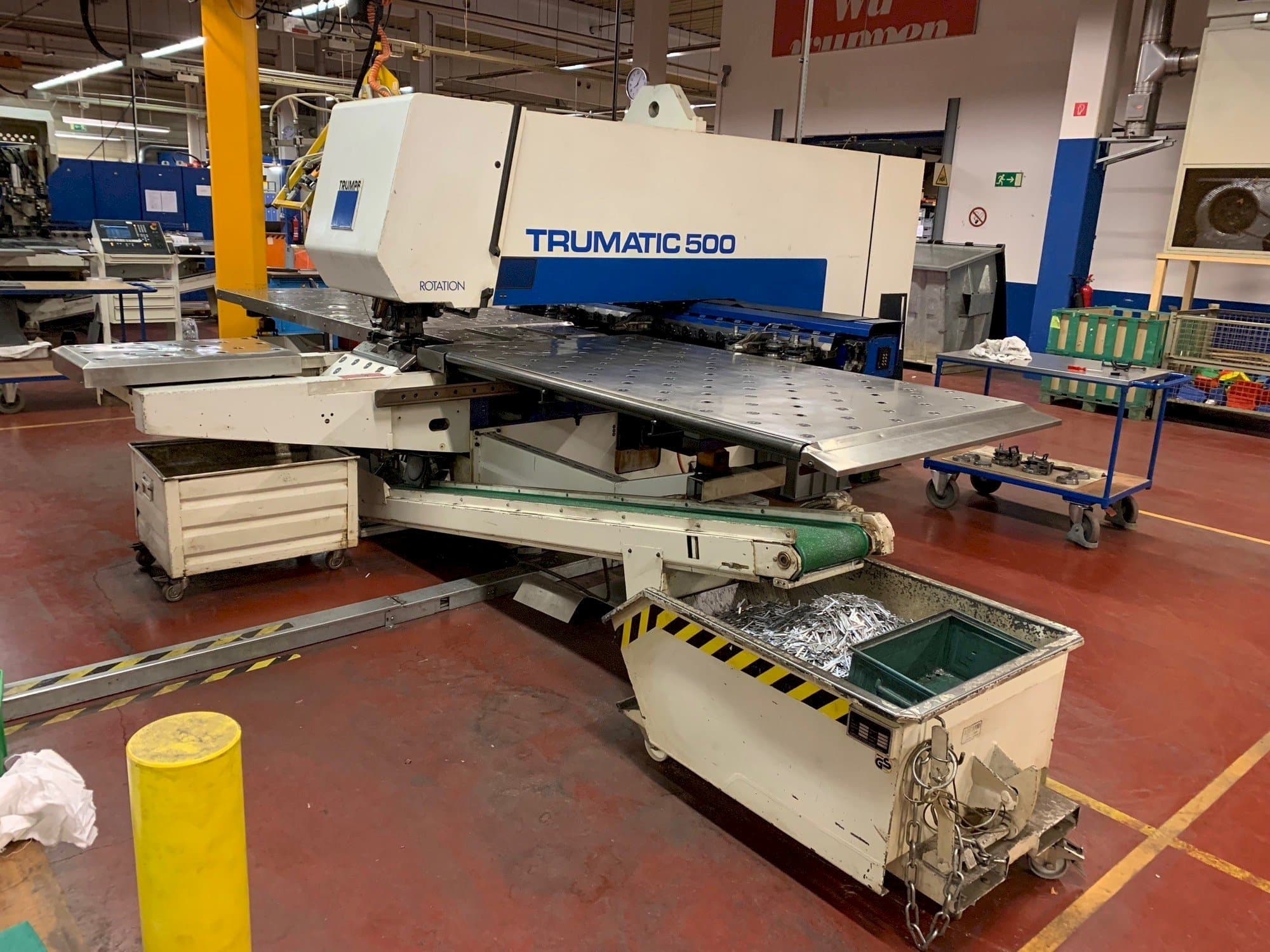 Vista frontal de la máquina Trumpf TC 500 R