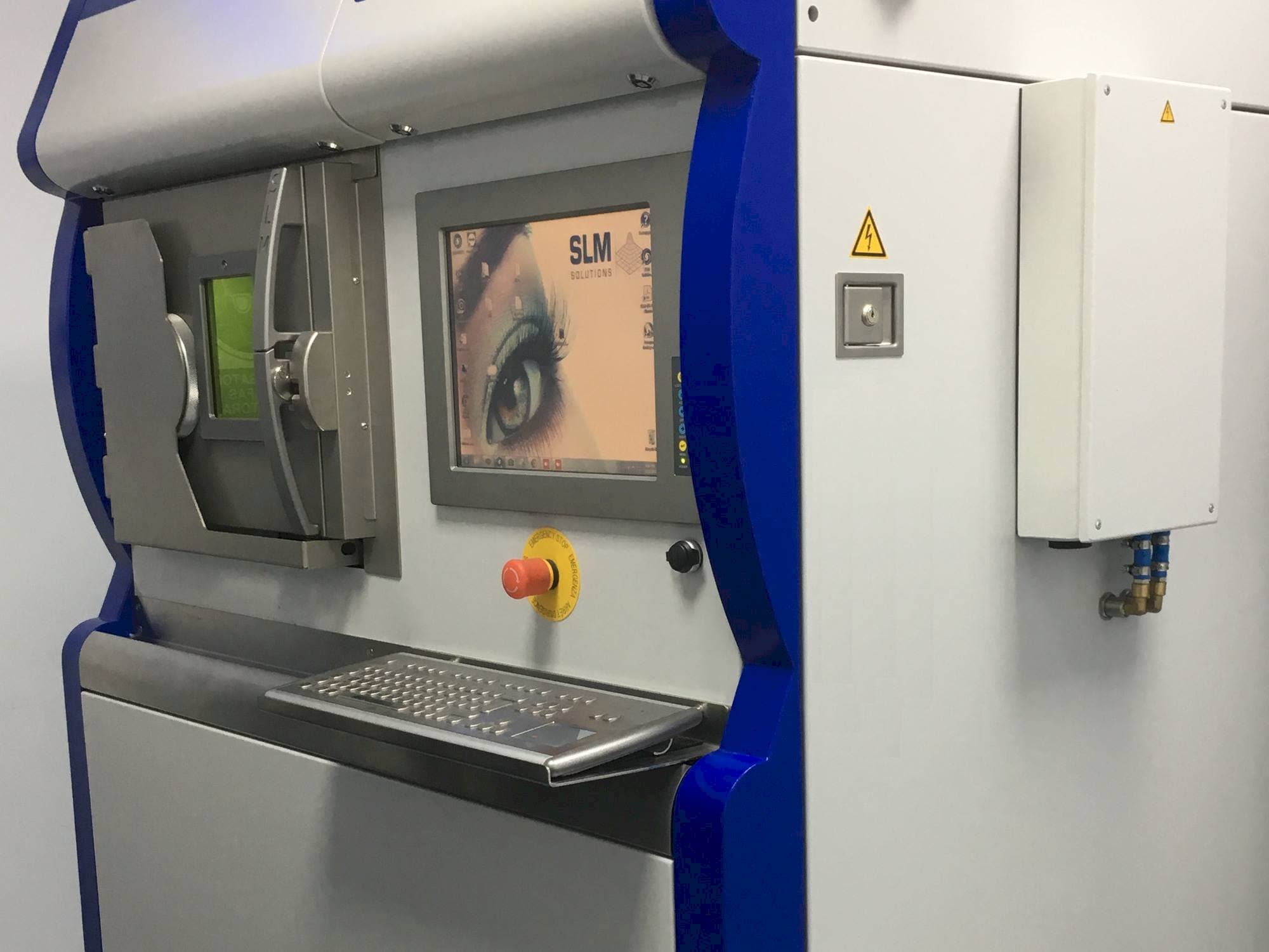 Vista frontal de la máquina SML  125HL