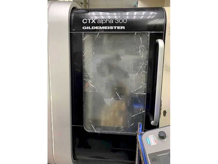 Vista frontal de la máquina Gildemeister CTX Alpha 300 V4