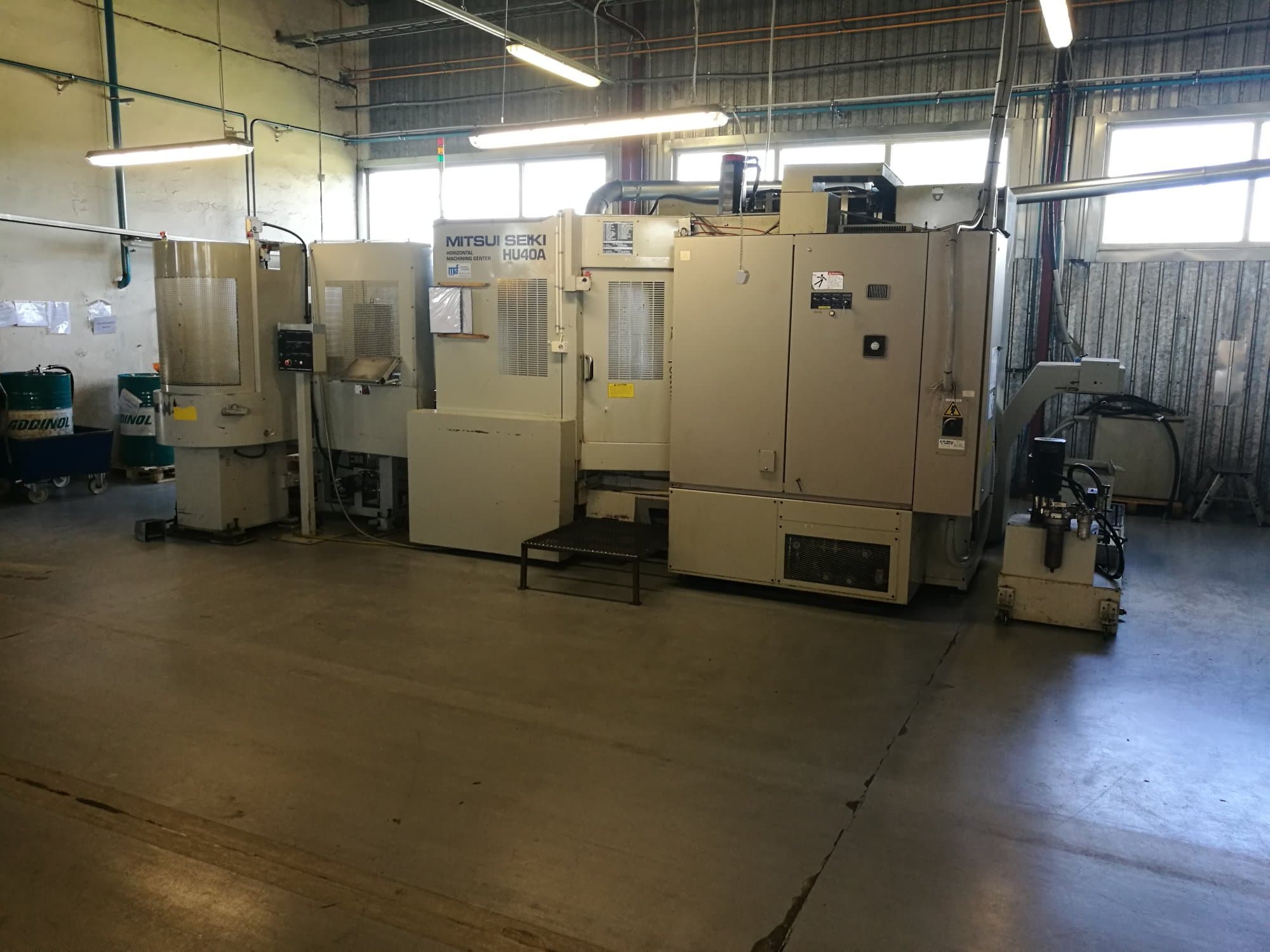 Vista frontal 1 de la máquina Mitsui Seiki HU40A