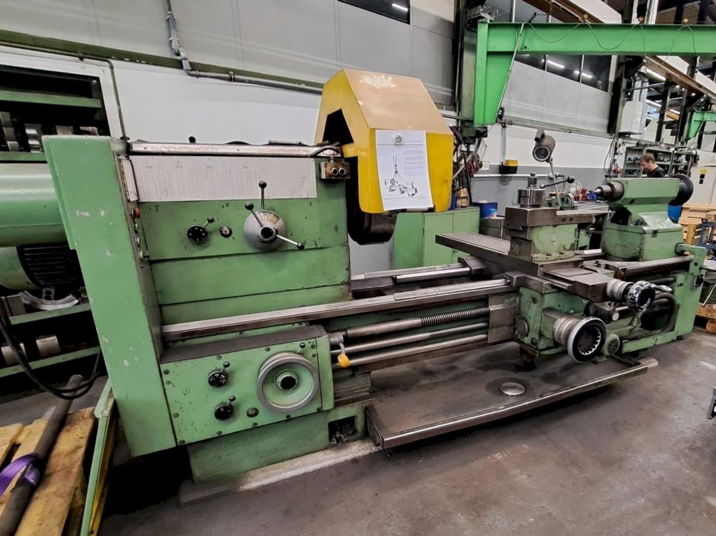 Vista frontal de la máquina BOEHRINGER VDF V 800