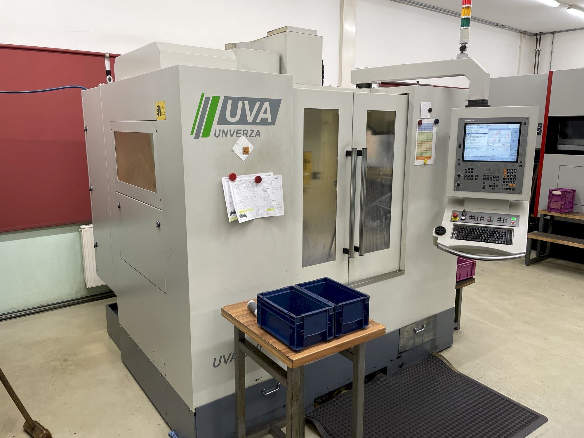 Vista frontal de la máquina  HOMMEL UNVERZAGT UVA 550 Plus