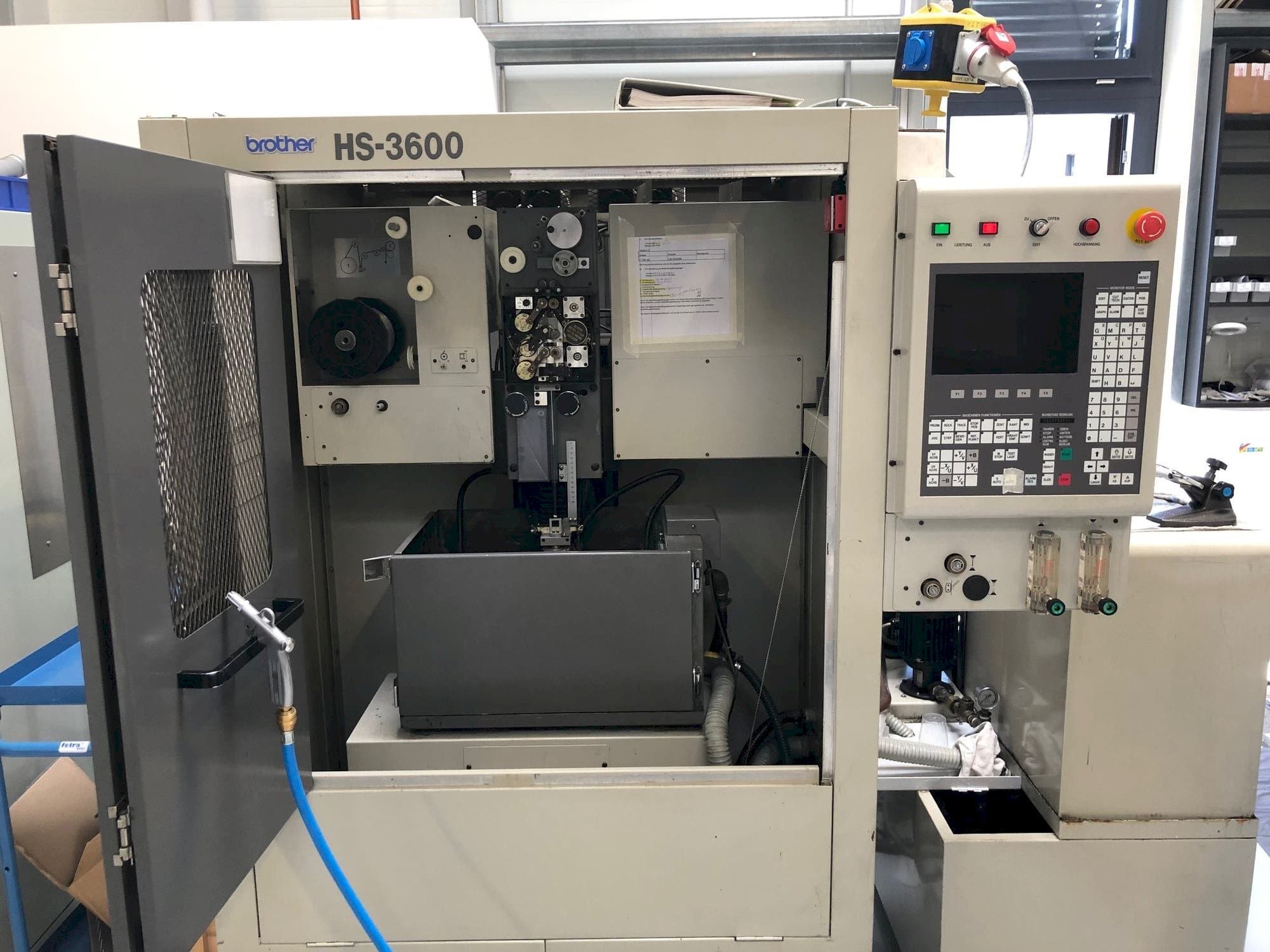 Vista frontal de la máquina Brother HS-3600