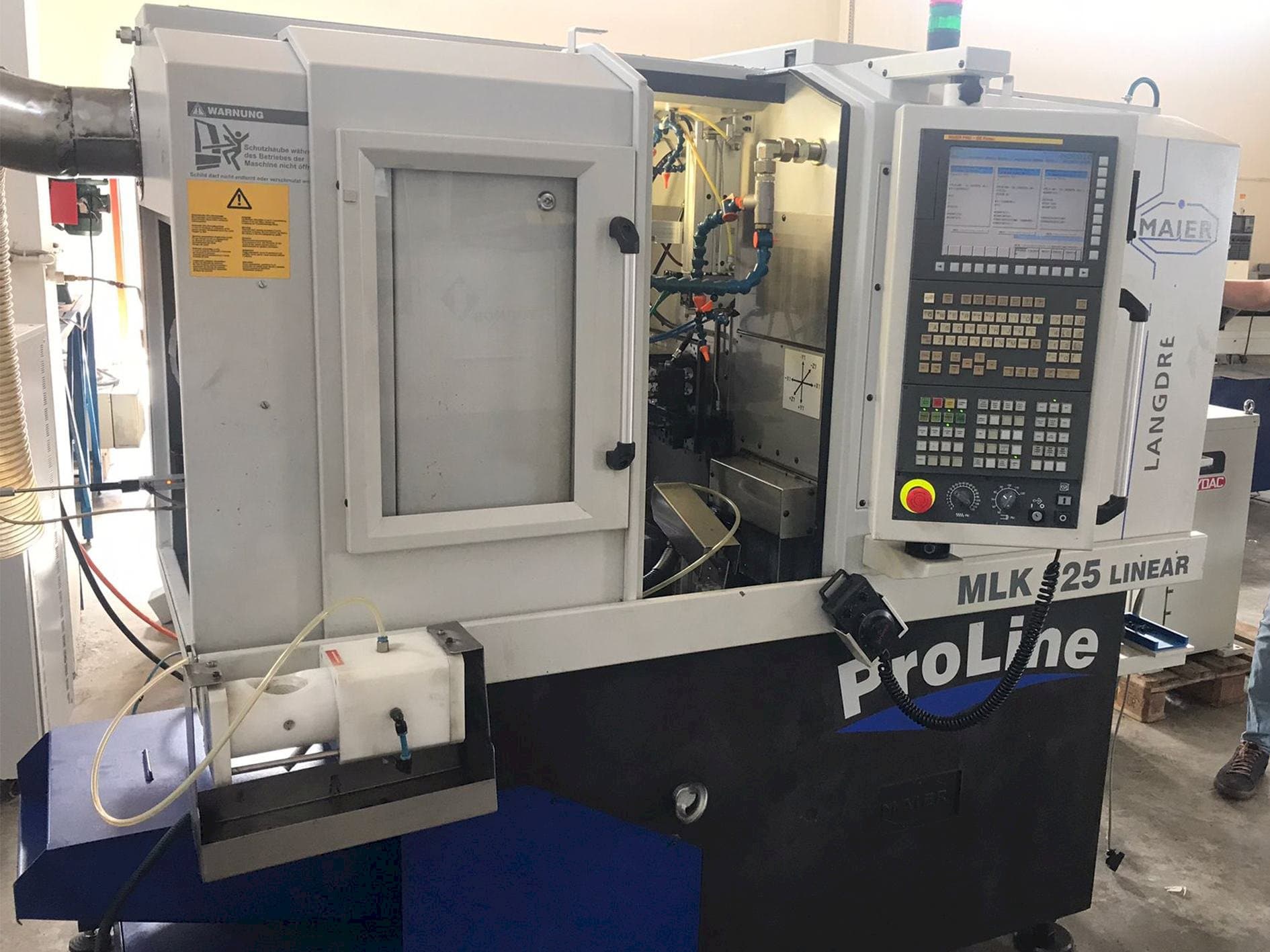 Vista frontal de la máquina Maier MLK 125 Linear