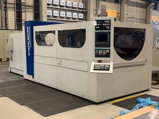 Vista frontal de la máquina Stiefelmayer linear