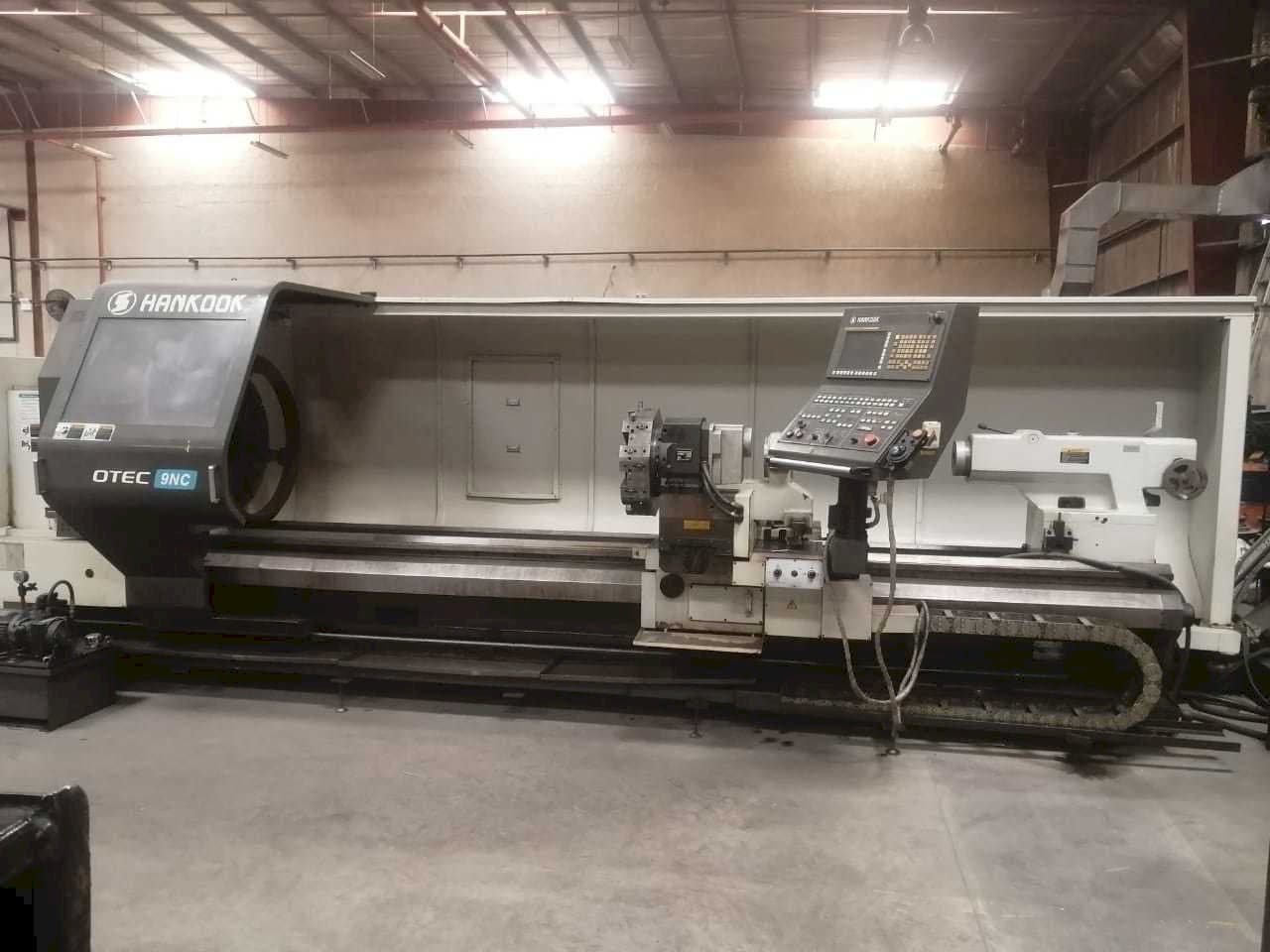 Vista frontal de la máquina HANKOOK PROTEC-9NC