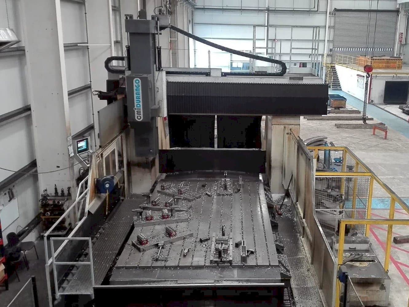 Vista frontal de la máquina cmiDURANGO FPF310-5000