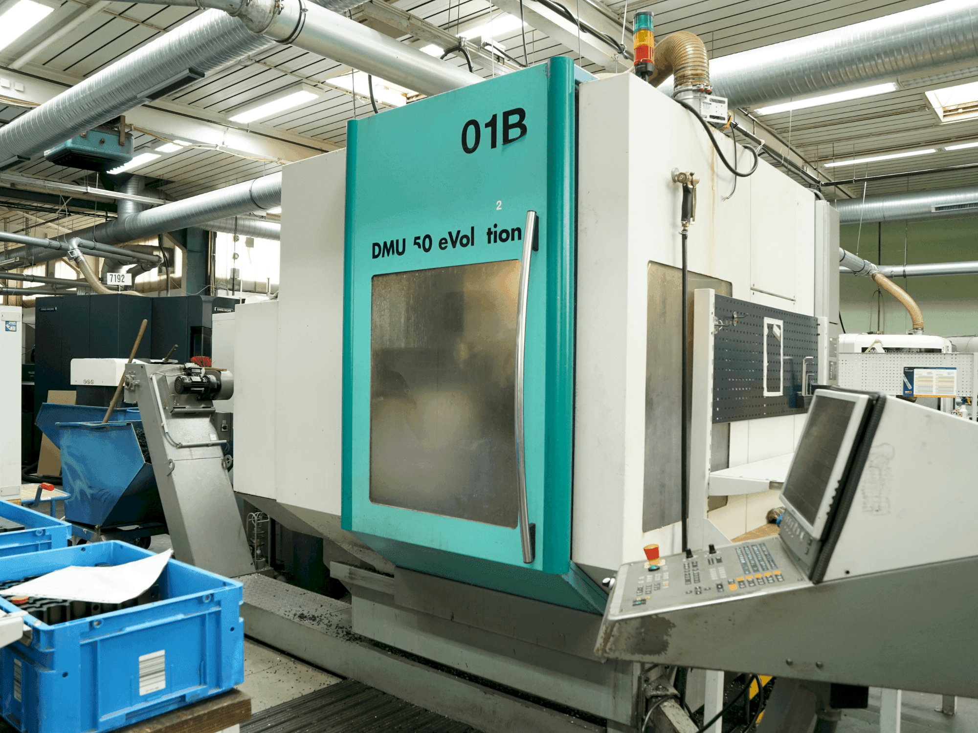 Vista frontal de la máquina DECKEL MAHO DMU 50 Evolution (2000)