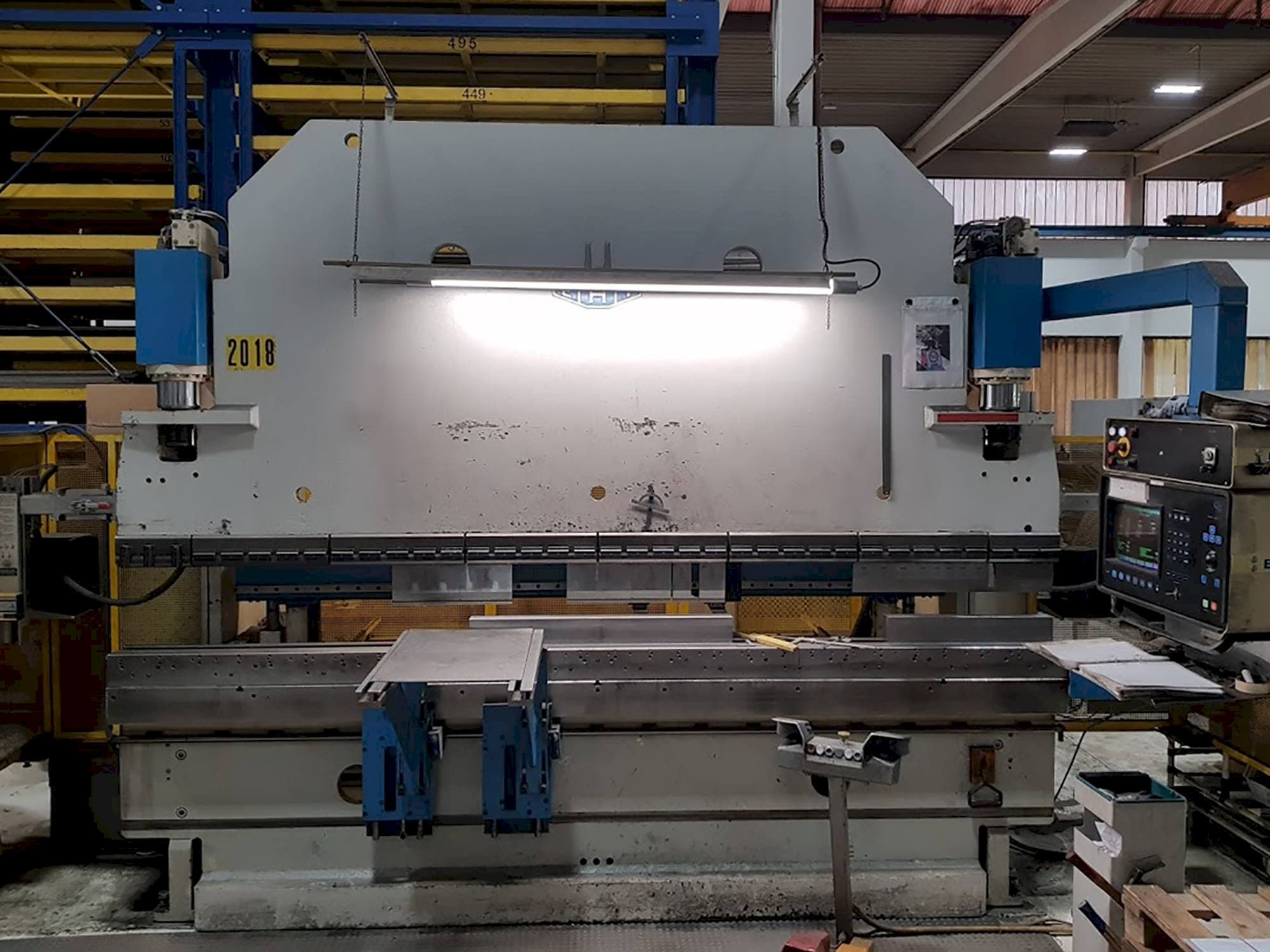 Vista frontal de la máquina EHT EHPS 11-35