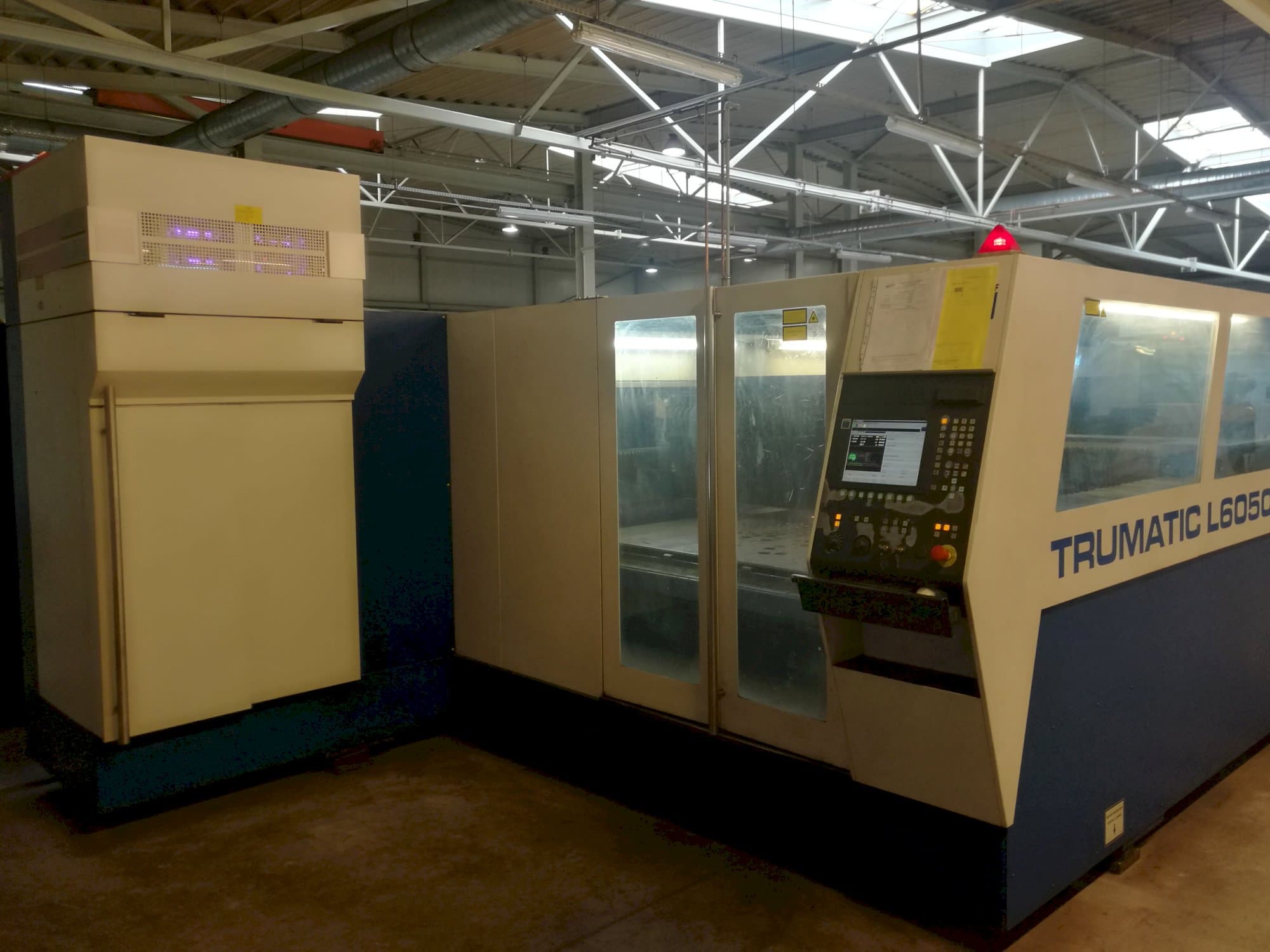 Vista derecha de la máquina Trumpf Trumatic L 6050