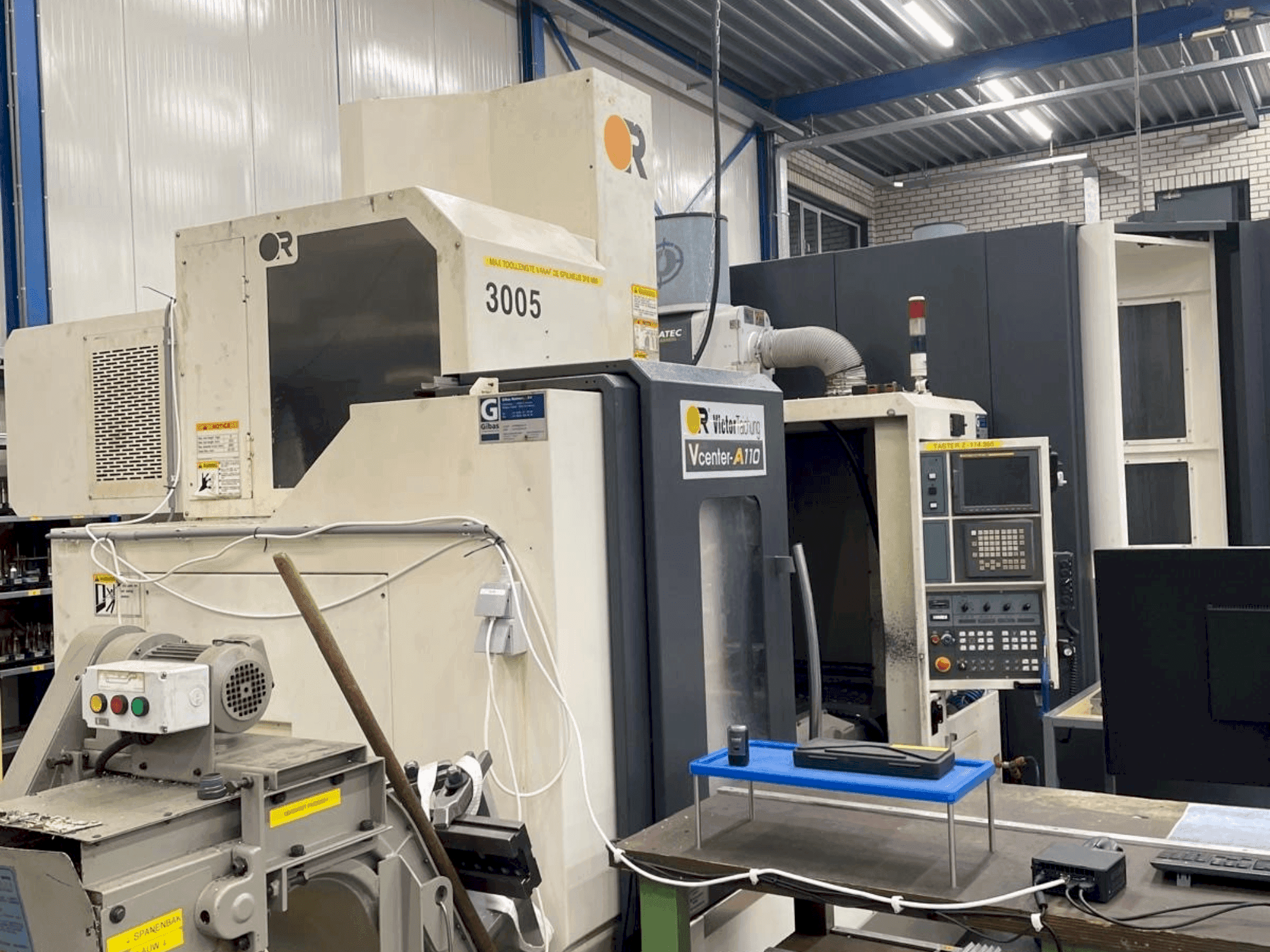 Vista frontal de la máquina VICTOR TAICHUNG A110