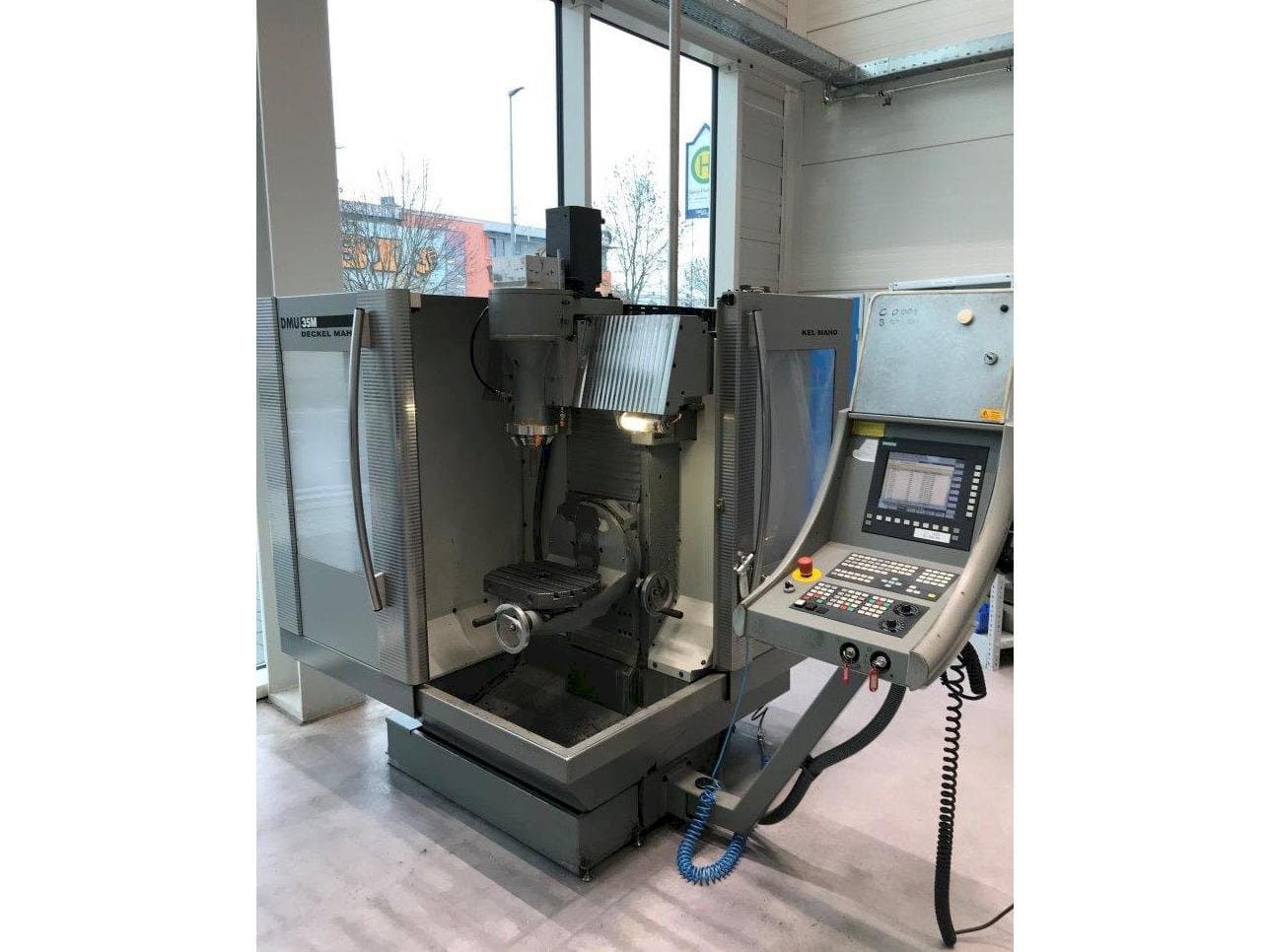 Vista frontal de la máquina DECKEL MAHO DMU 35 M