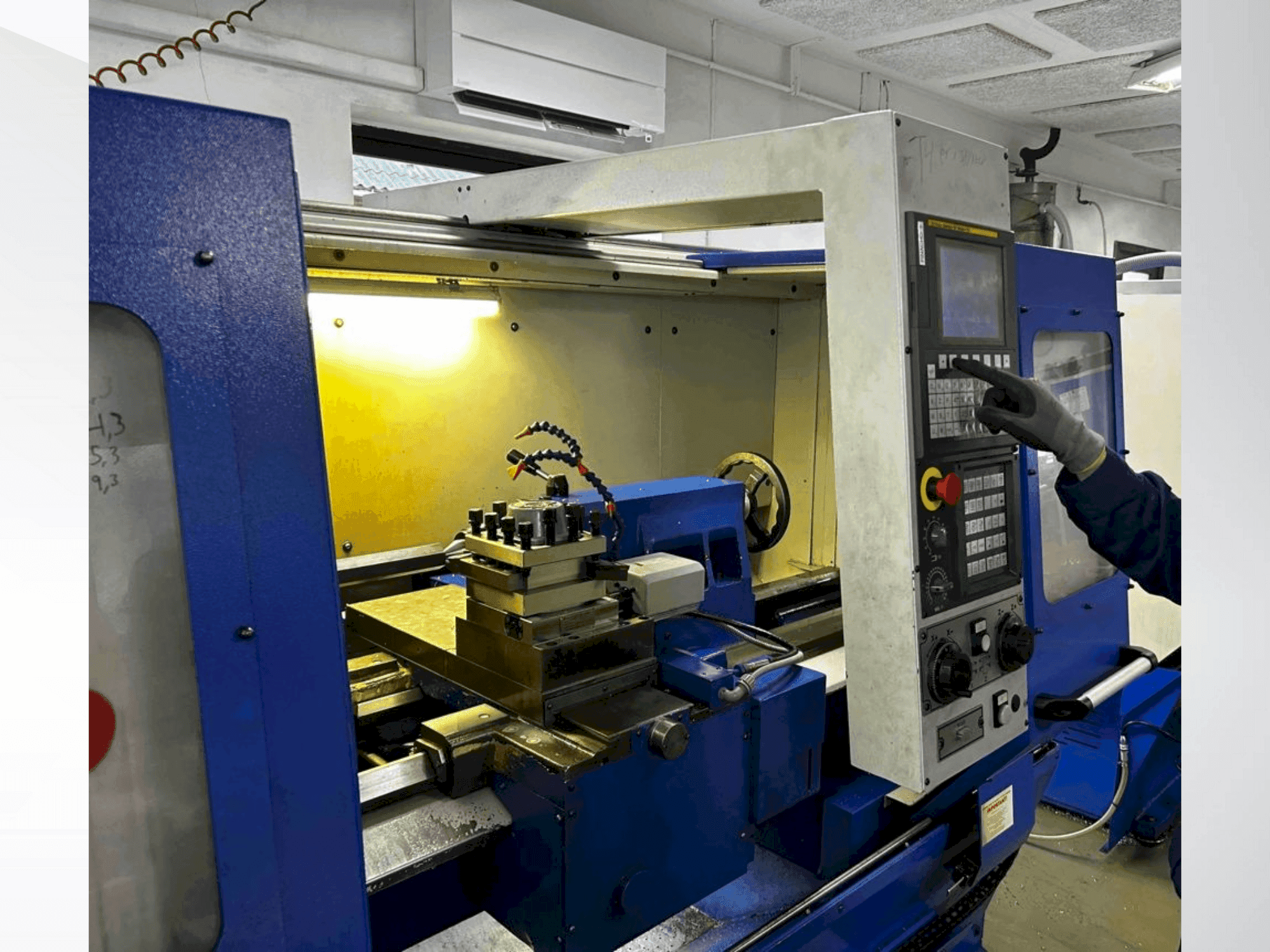 Vista frontal de la máquina Pinacho SMART 260