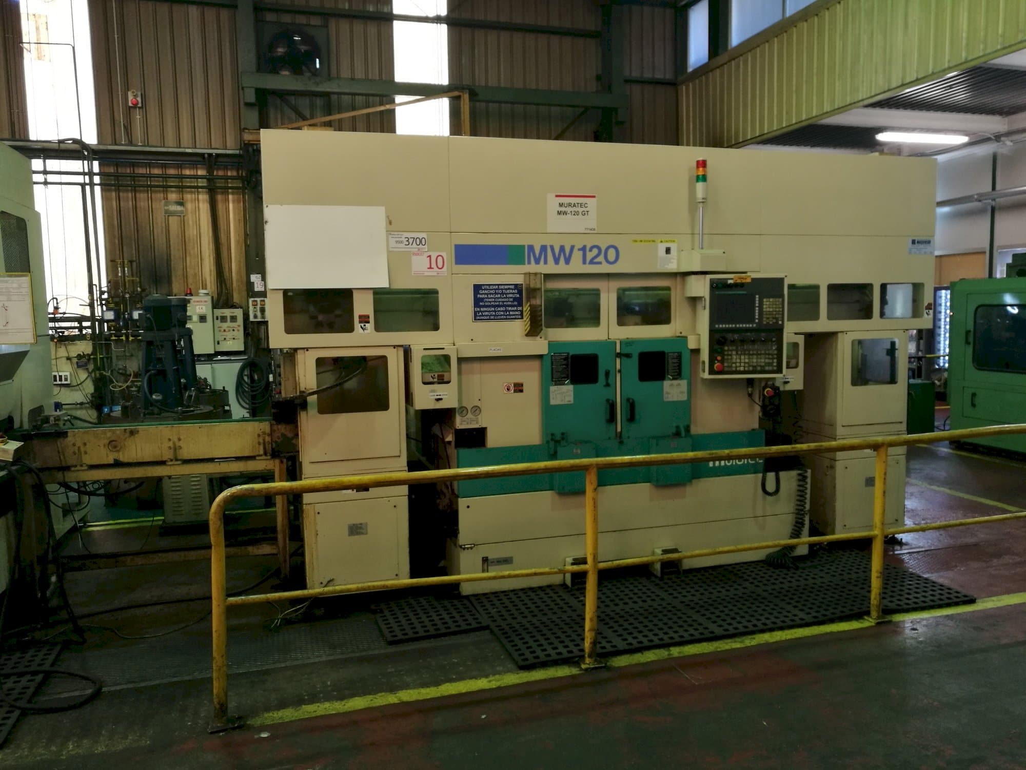 Vista frontal de la máquina Muratec MW120