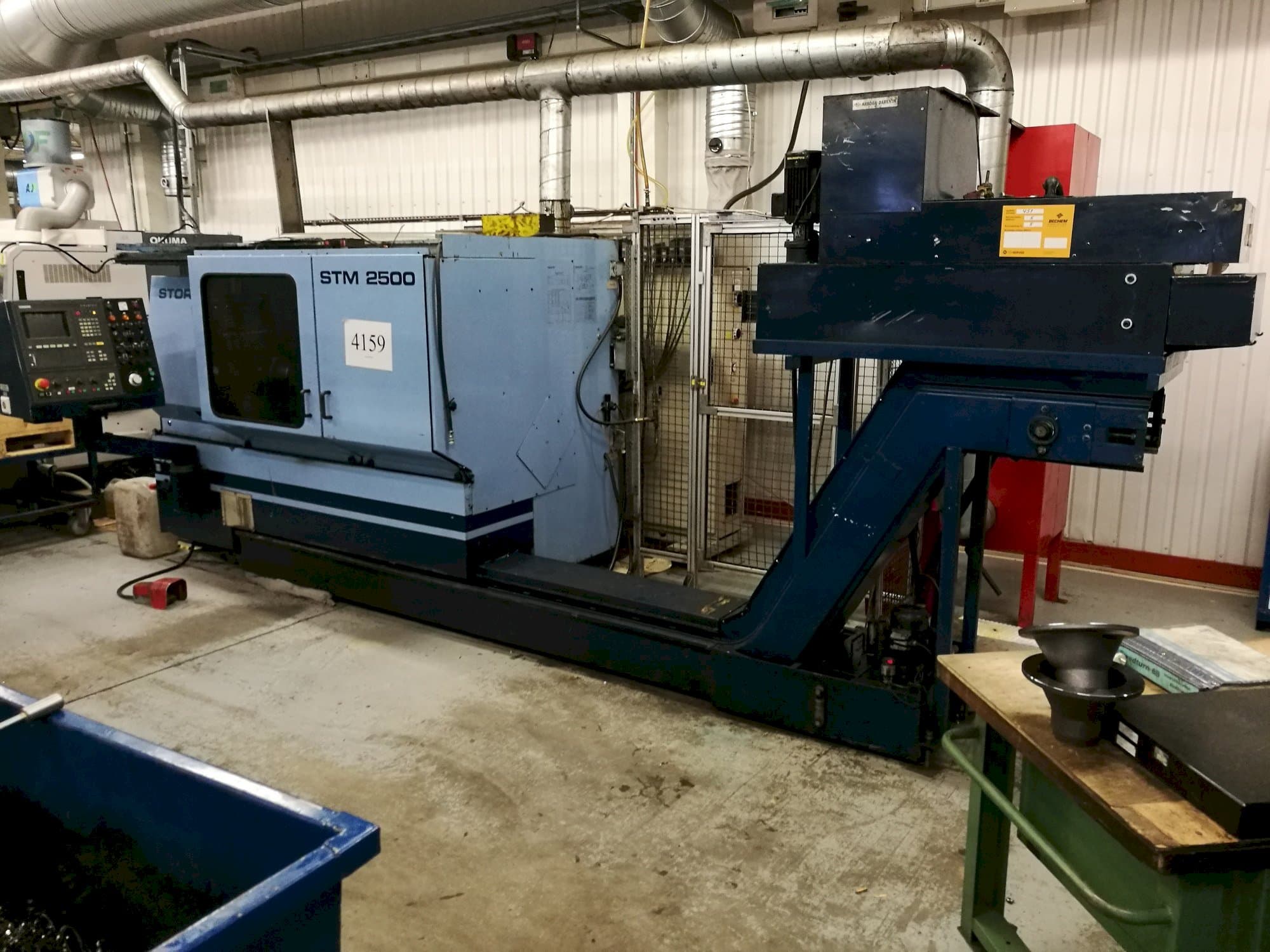 Vista frontal de la máquina STOREBRO STM 2500