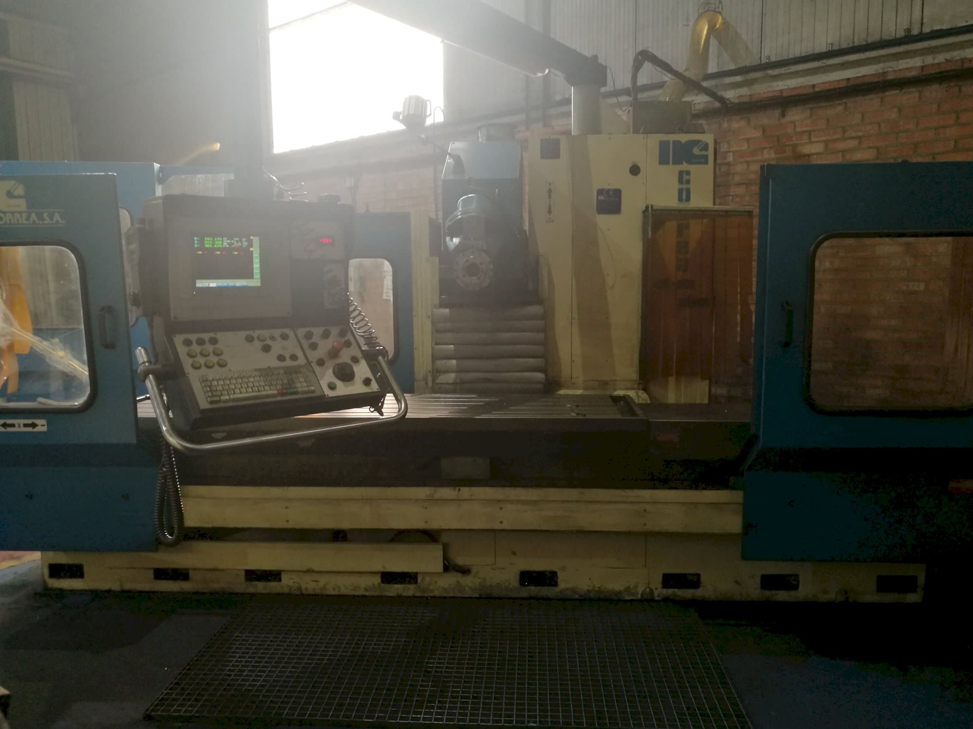 Vista frontal de la máquina Correa CF 22/25