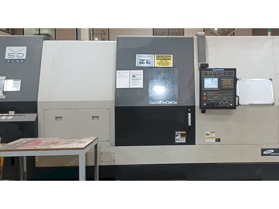 Vista frontal de la máquina Samsung PL60