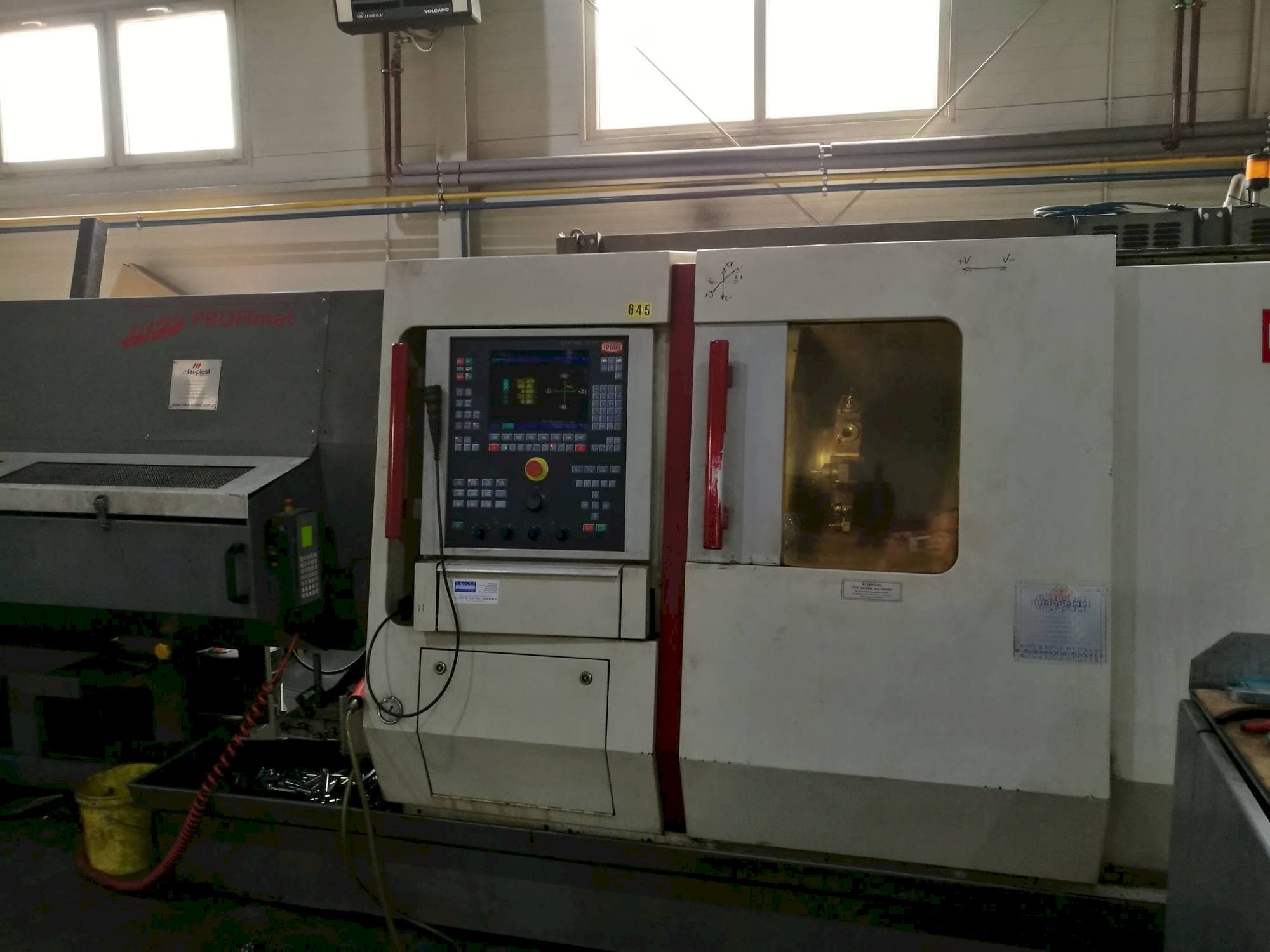 Vista frontal de la máquina TRAUB TNC 42/65