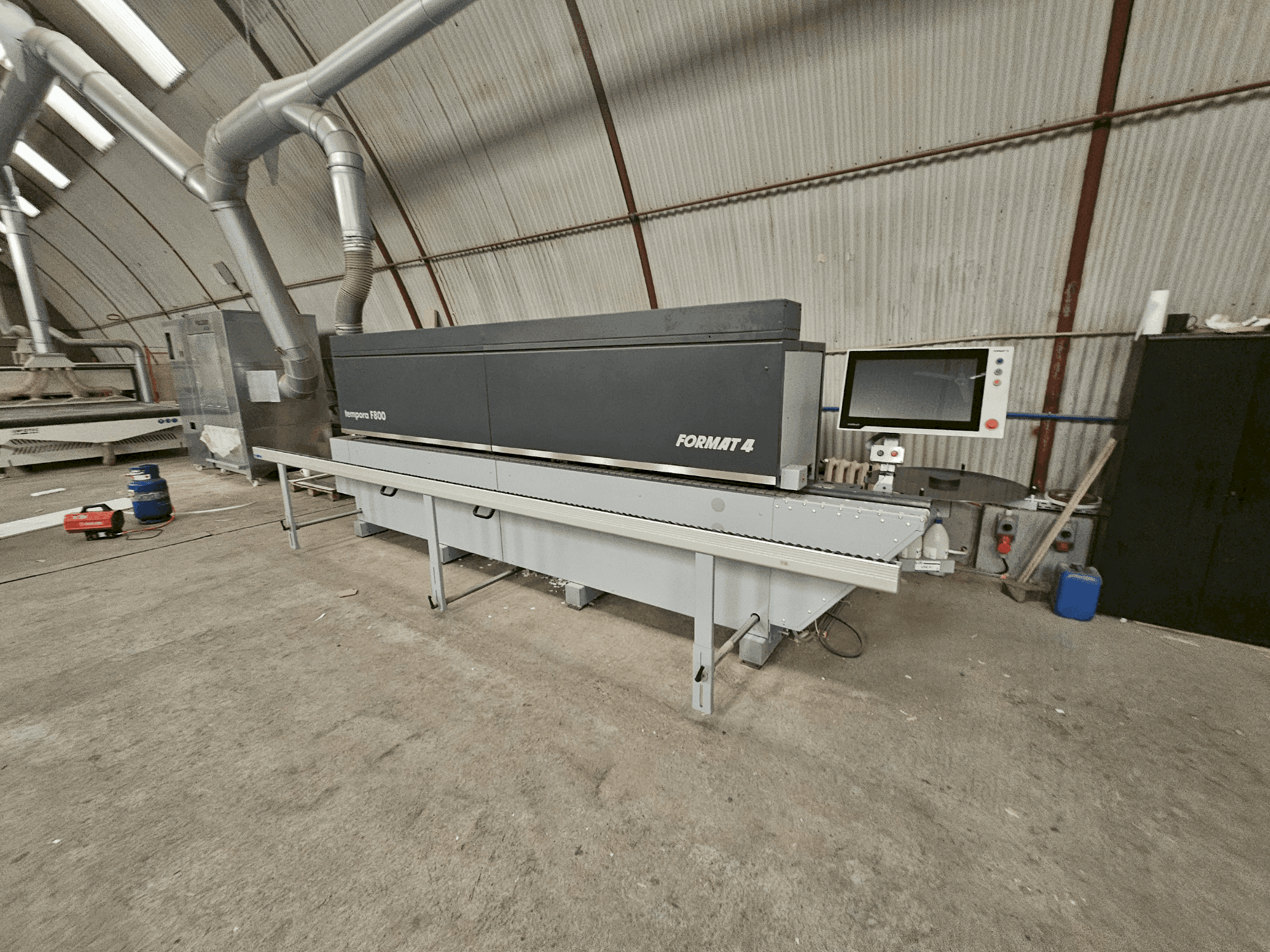 Vista frontal de la máquina FORMAT4 Tempora F800 60.12/2 E