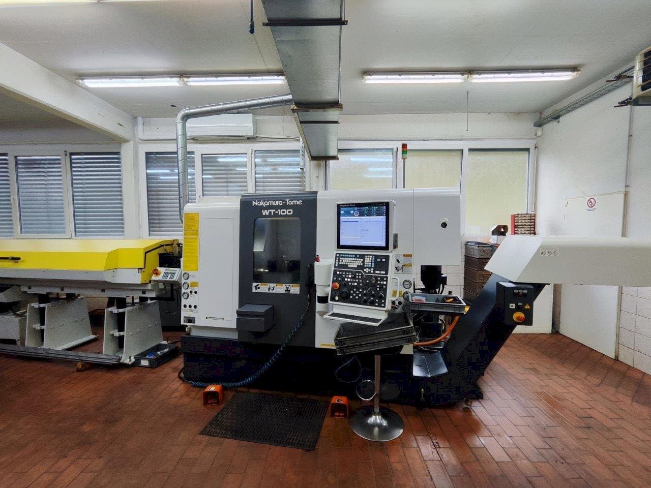 Vista frontal de la máquina NAKAMURA-TOME WT-100 MMY