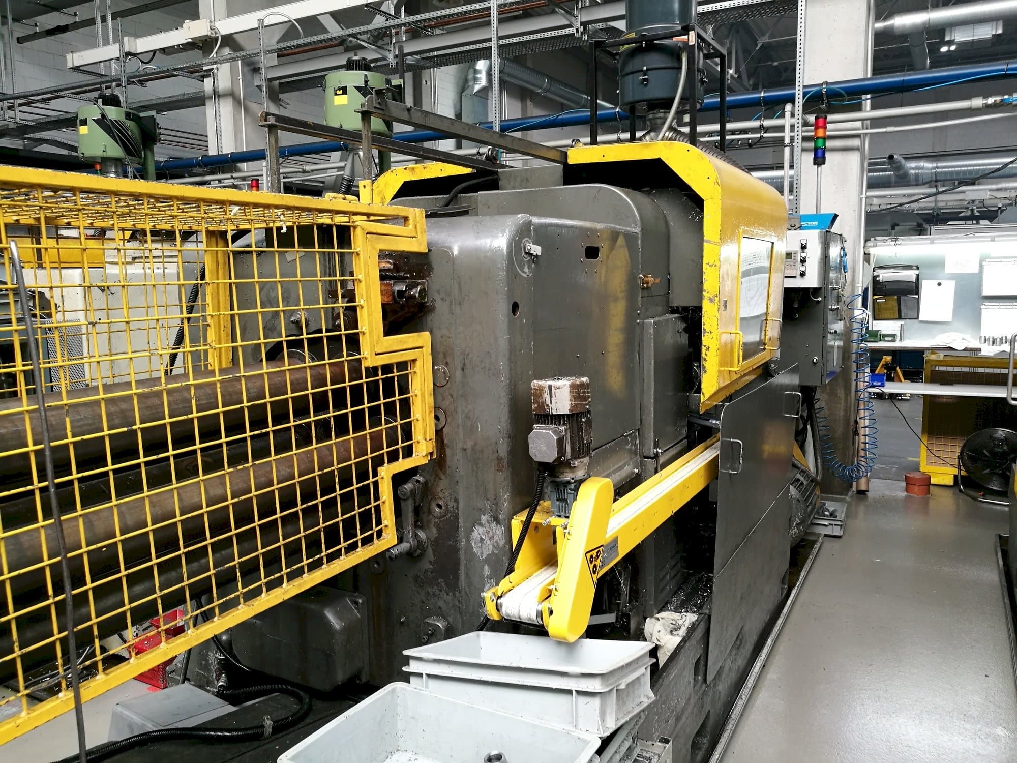 Vista frontal de la máquina Wickman 2  1/4"-6