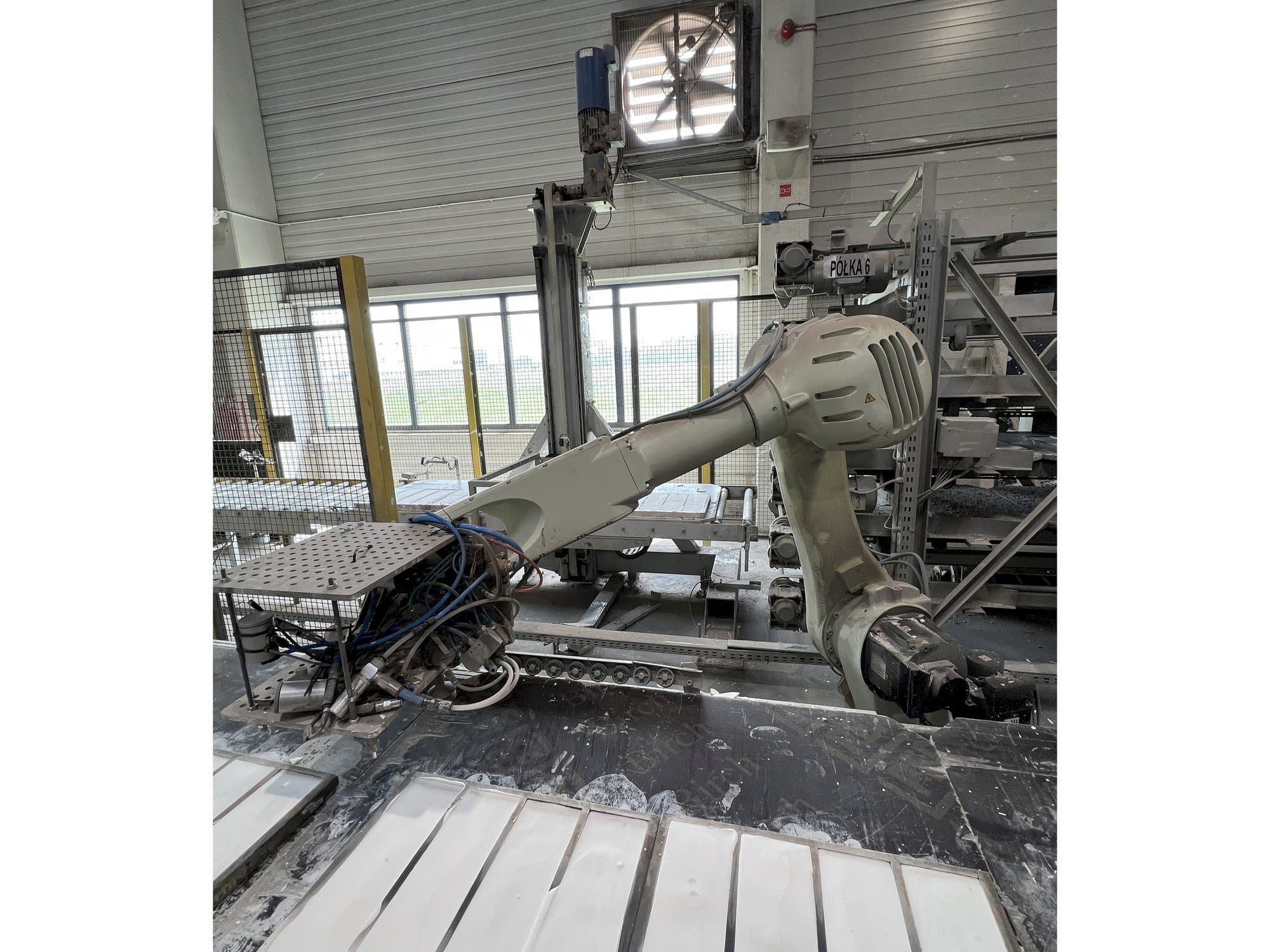 Vista frontal de la máquina Kawasaki 3RS050N-BC02