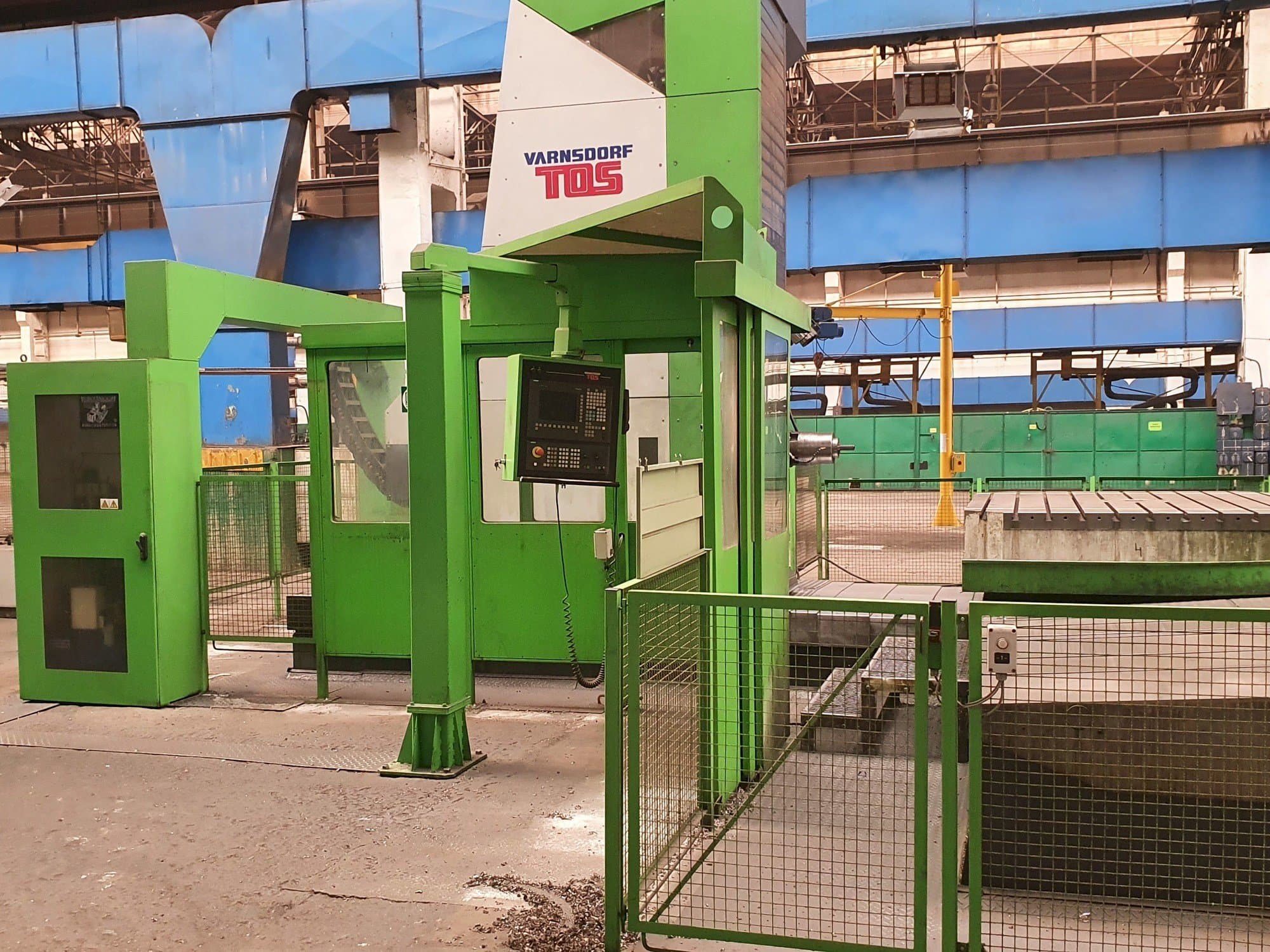 Vista frontal de la máquina TOS VARNSDORF WHN 13 CNC