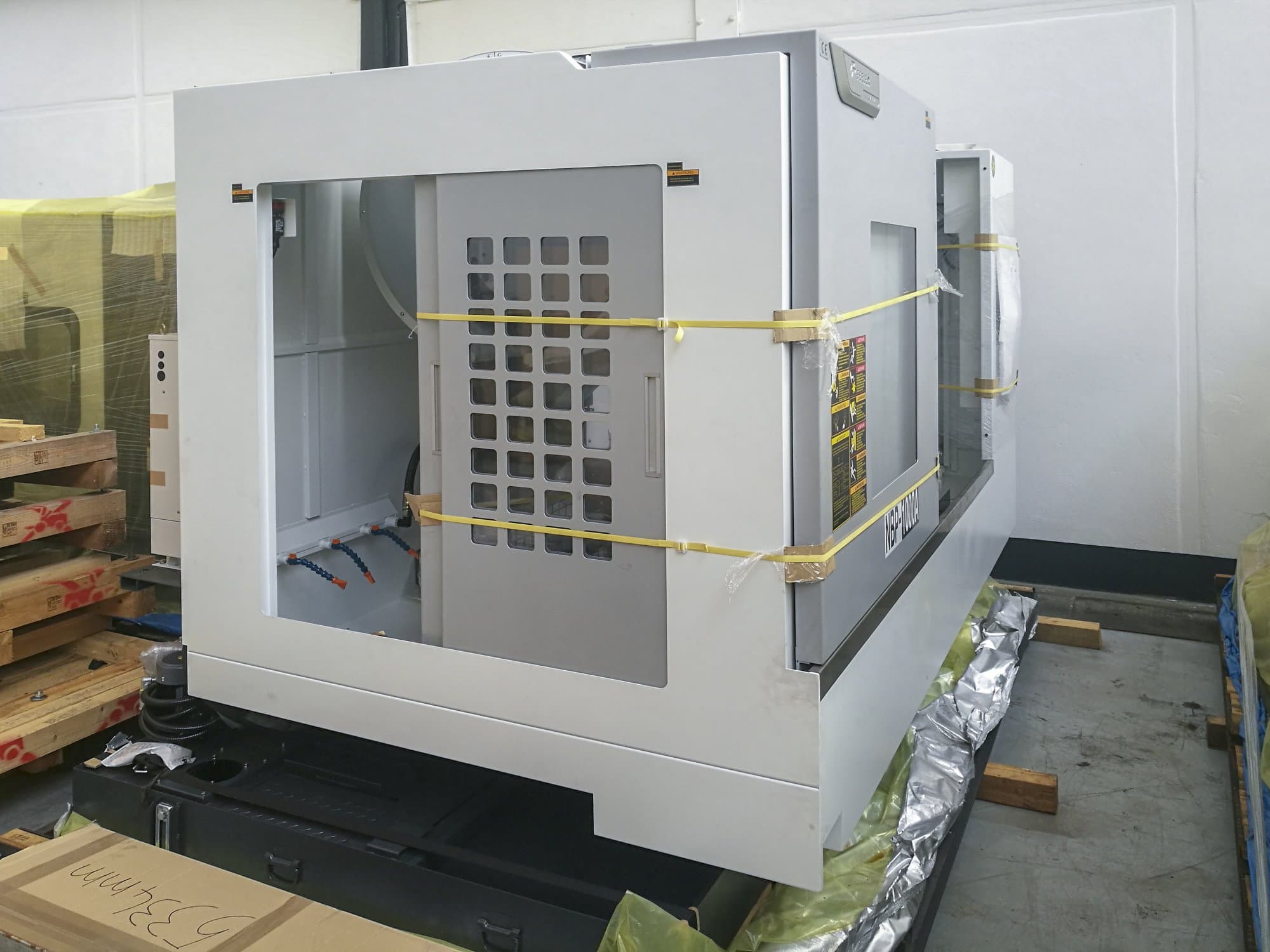 Vista izquierda 1 de la máquina Feeler NBP-1000A