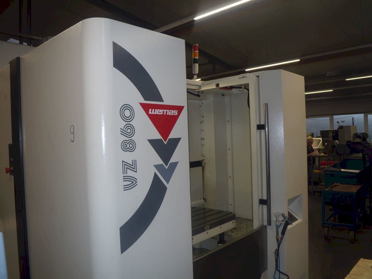 Vista frontal de la máquina WEMAS VZ 860 APC