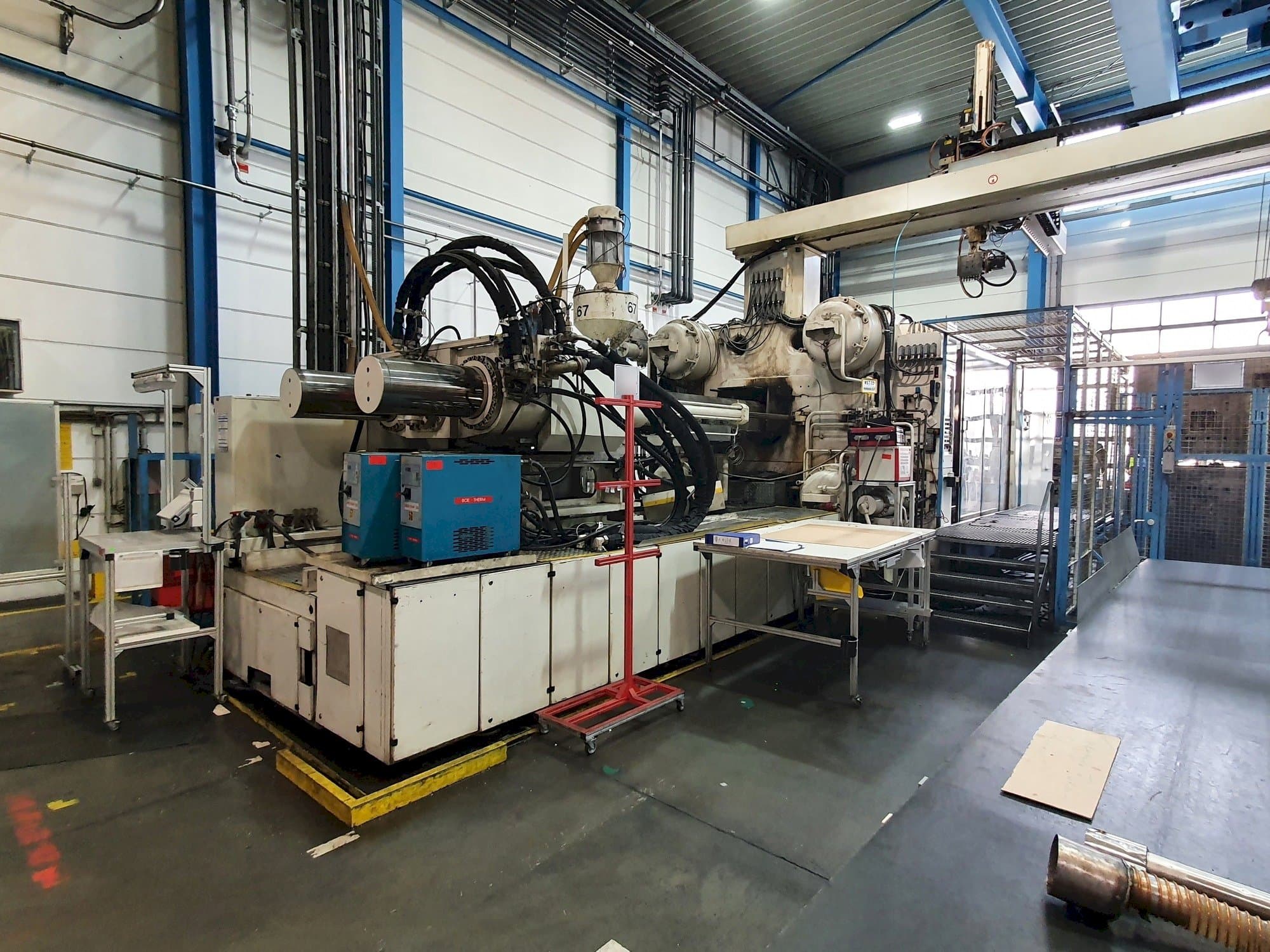 Vista frontal de la máquina Engel ES 16050/2000 Duo