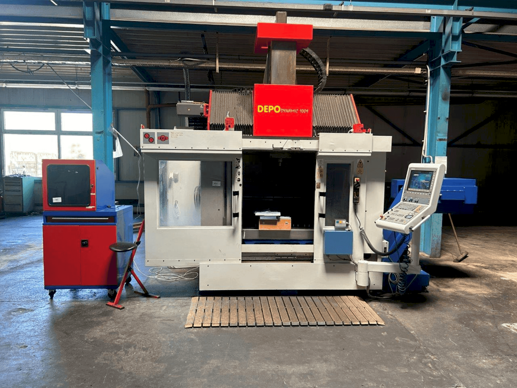 Vista frontal de la máquina DEPO Dynamic 1009