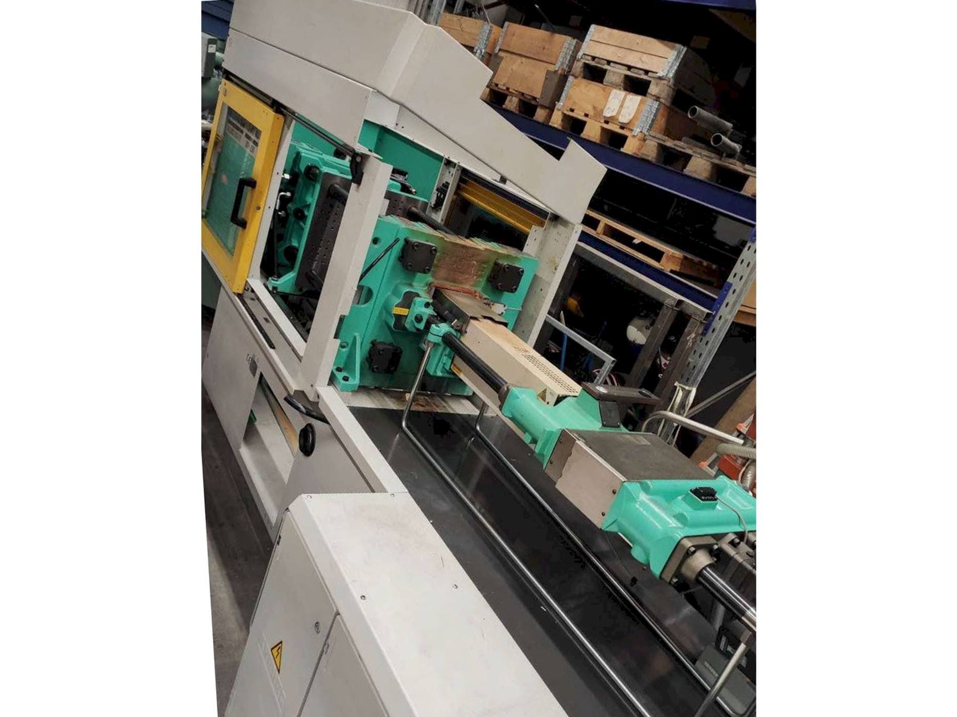 Vista frontal de la máquina Arburg 370C-800-250