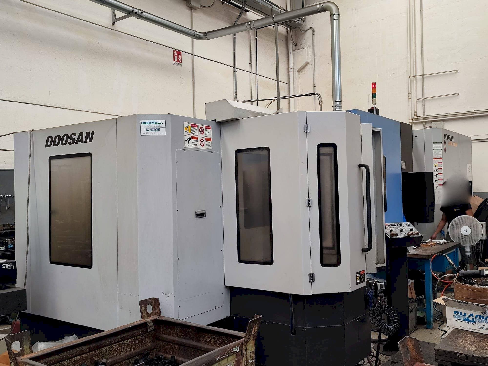 Vista frontal de la máquina DOOSAN HP 5100