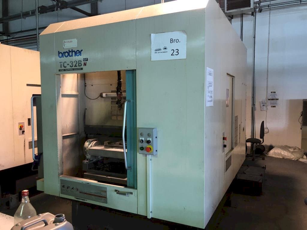 Vista frontal de la máquina Brother TC 32B