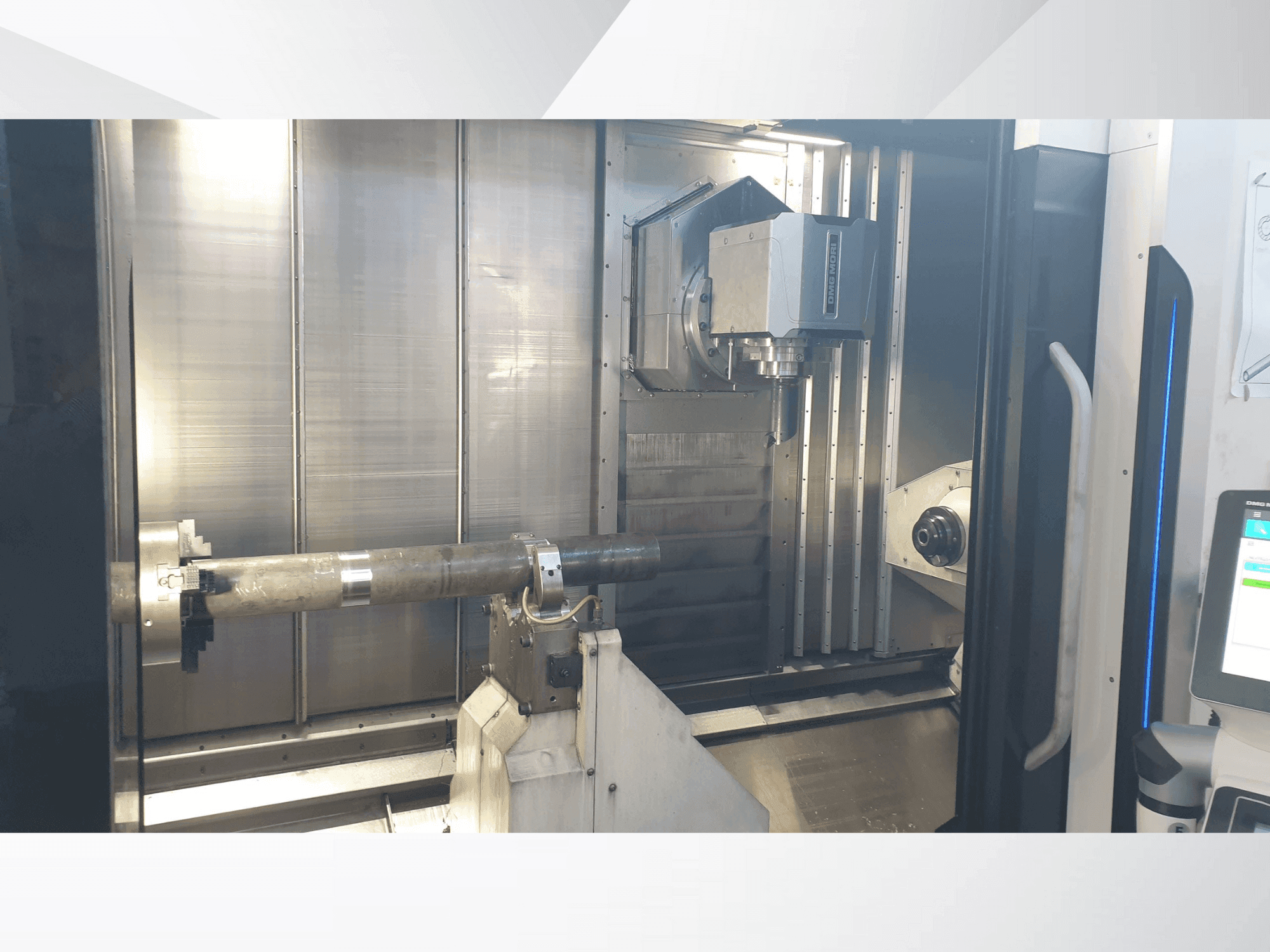 Vista frontal de la máquina DMG MORI NTX 2500/1500