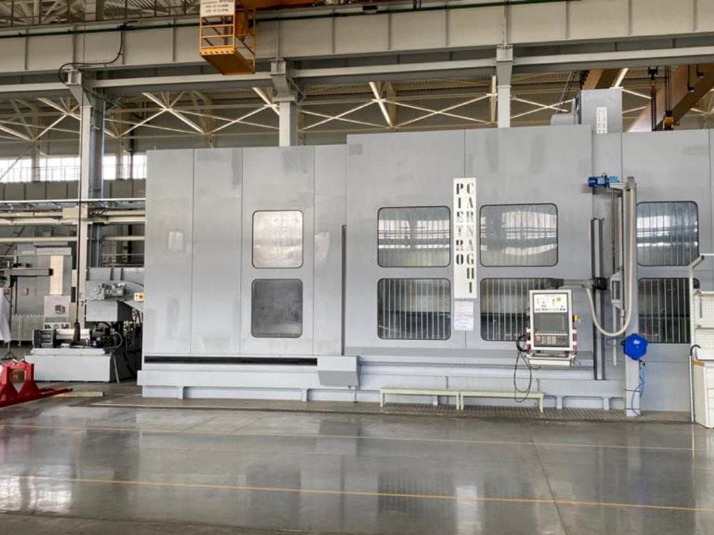 Vista frontal de la máquina PIETRO CARNAGHI  AC 32TM 2800