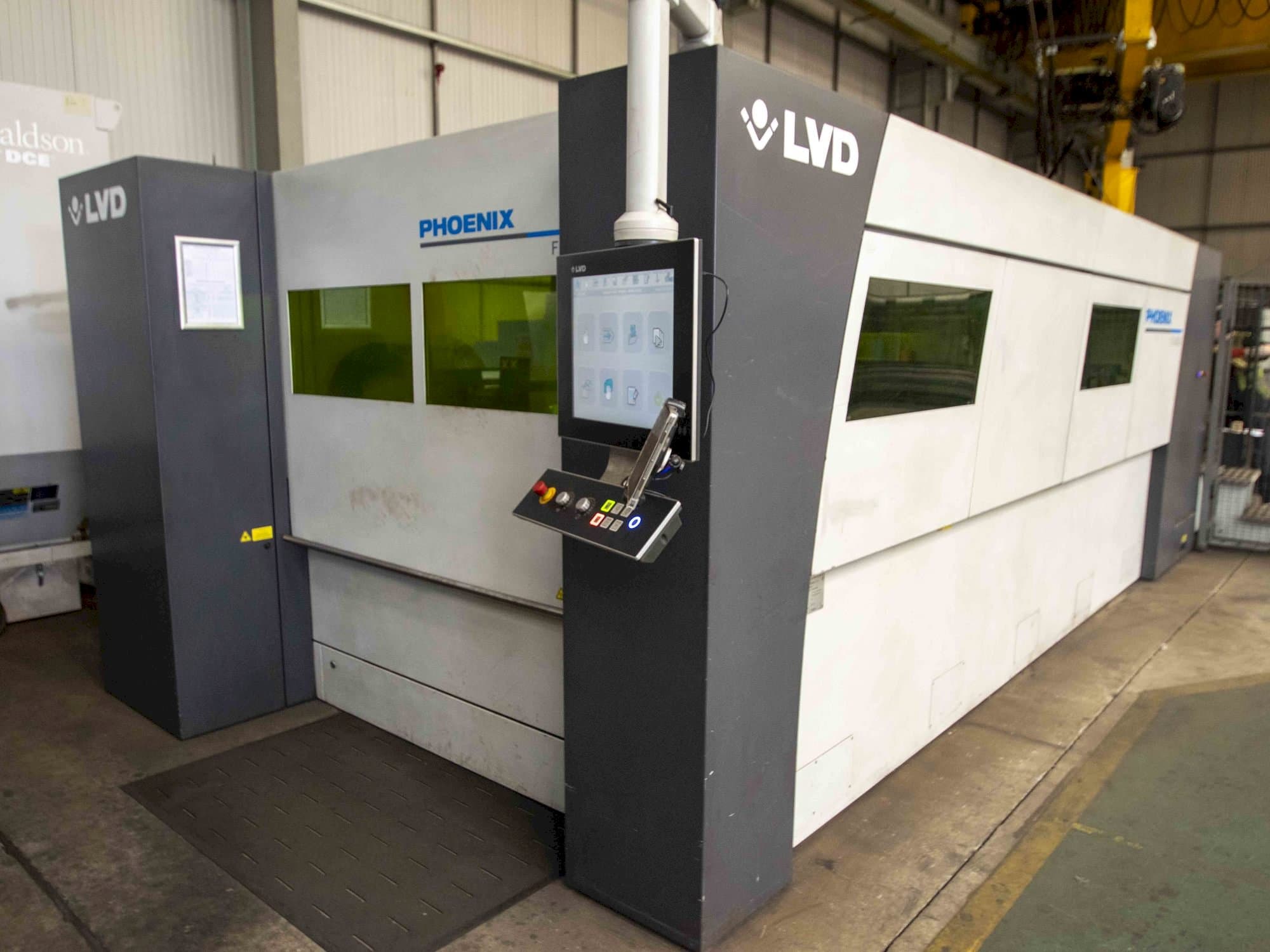 Vista frontal de la máquina LVD