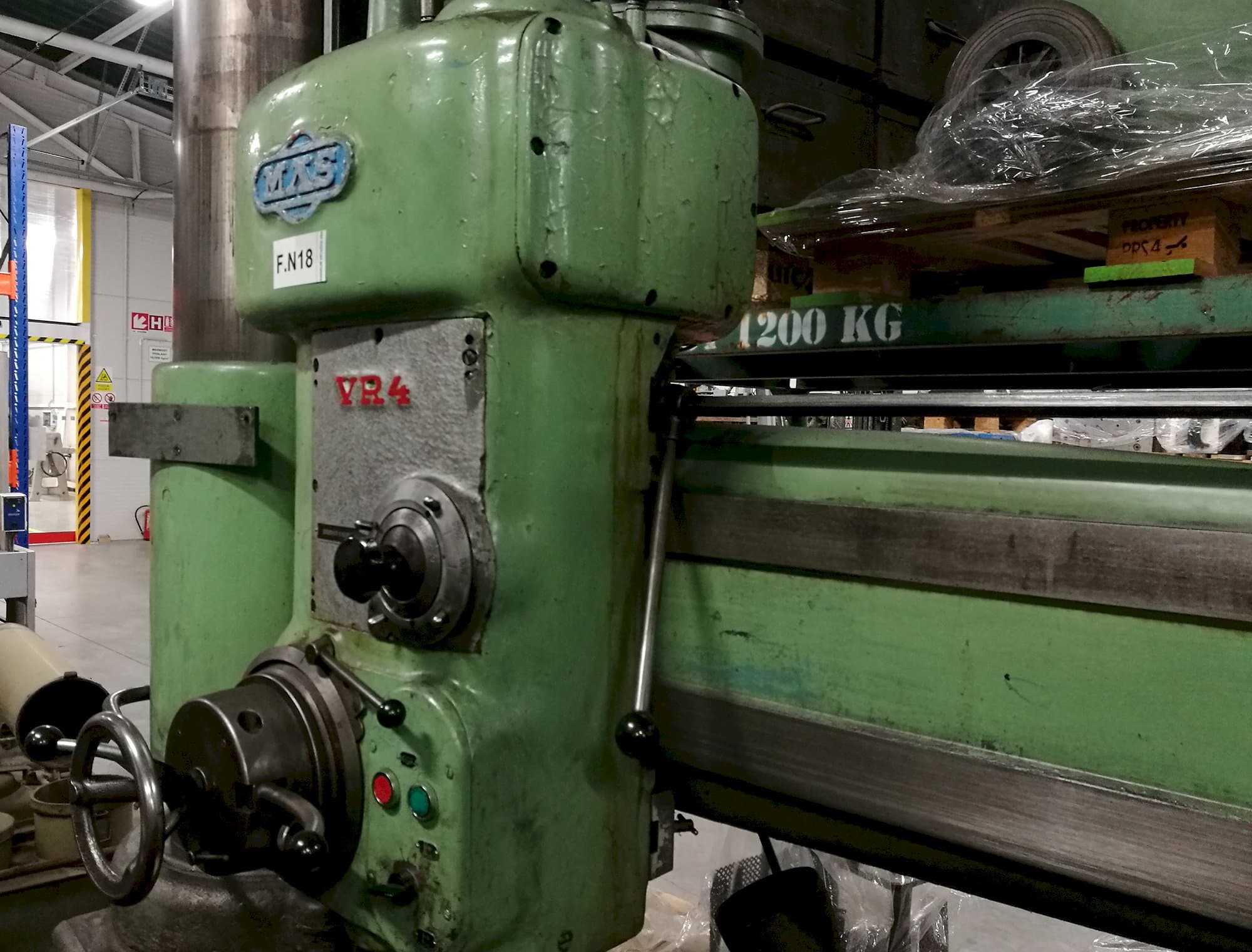 Vista izquierda de la máquina KOVOSVIT MAS VR 4