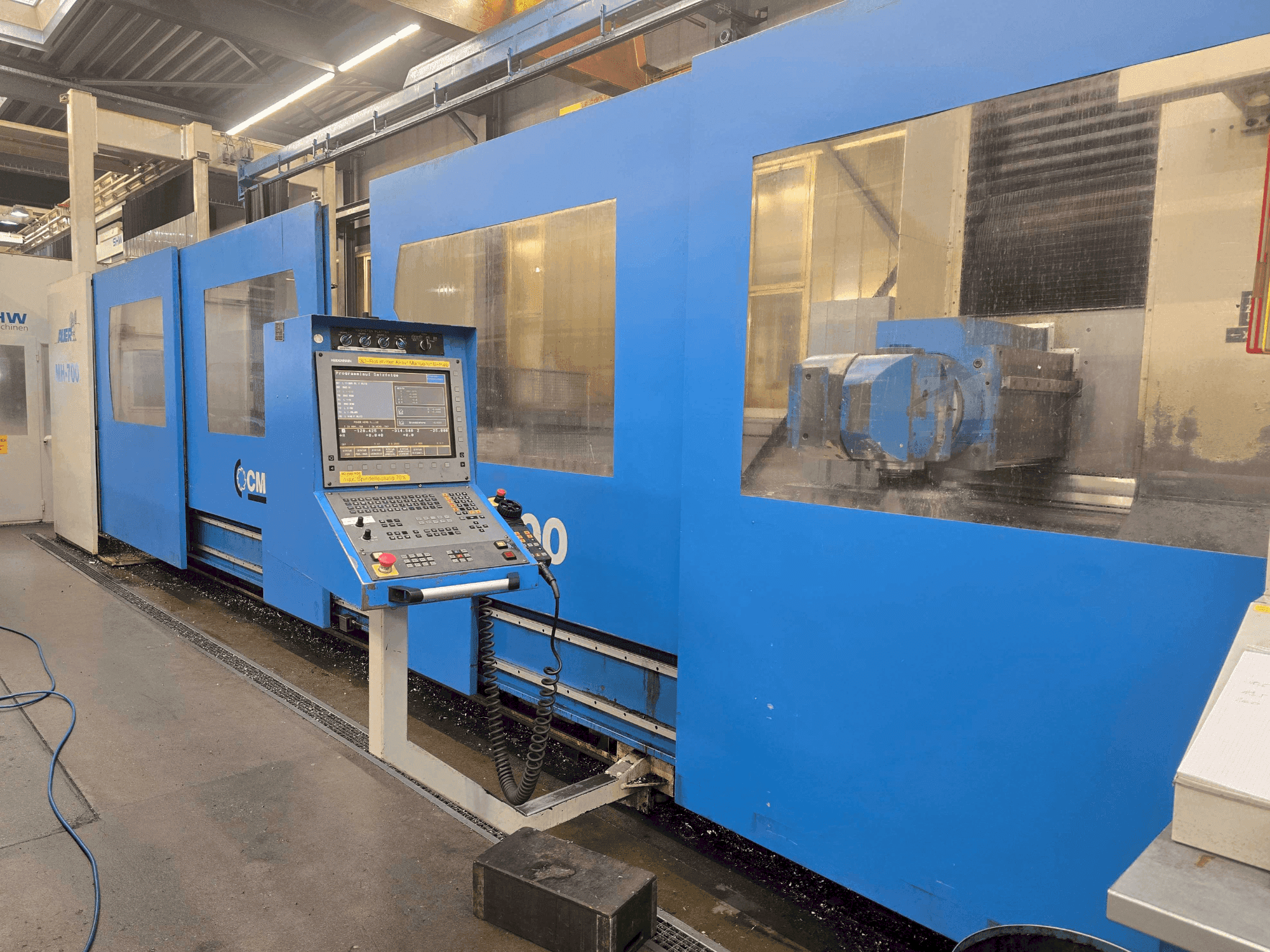 Vista frontal de la máquina CME MH-700