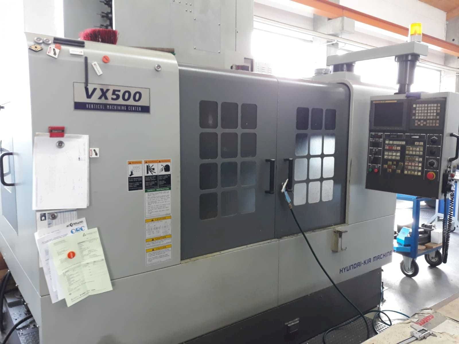 Vista frontal de la máquina Hyundai Kia VX500