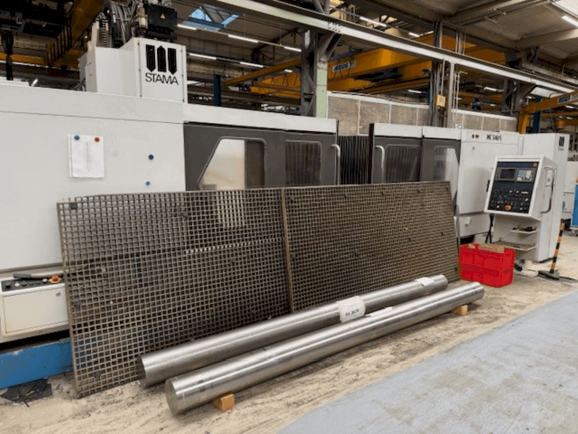 Vista frontal de la máquina STAMA MC 540