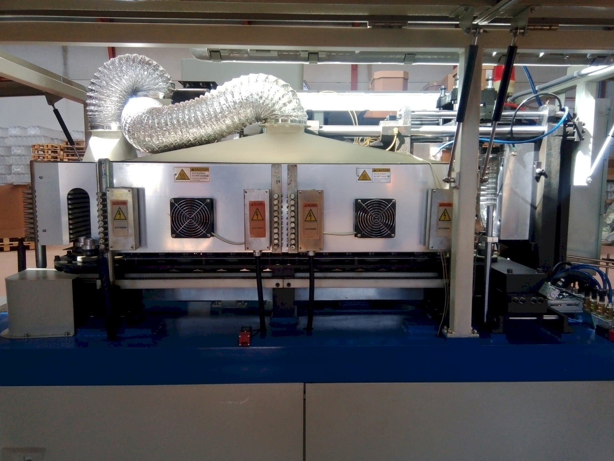 Vista frontal de la máquina YANCED YS600