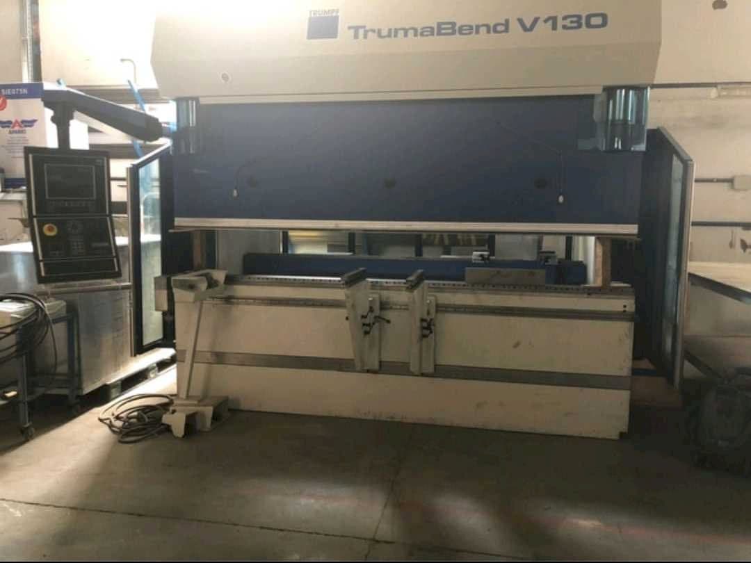 Vista frontal de la máquina Trumpf TrumaBend V130
